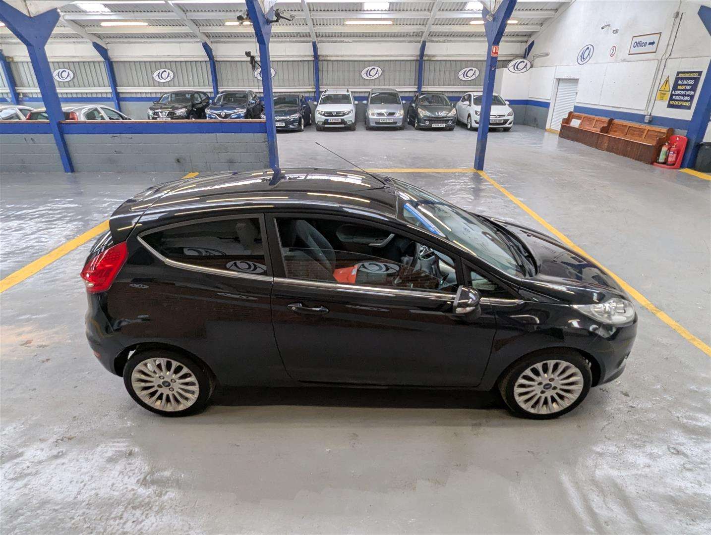 <p>2011 FORD FIESTA TITANIUM</p>