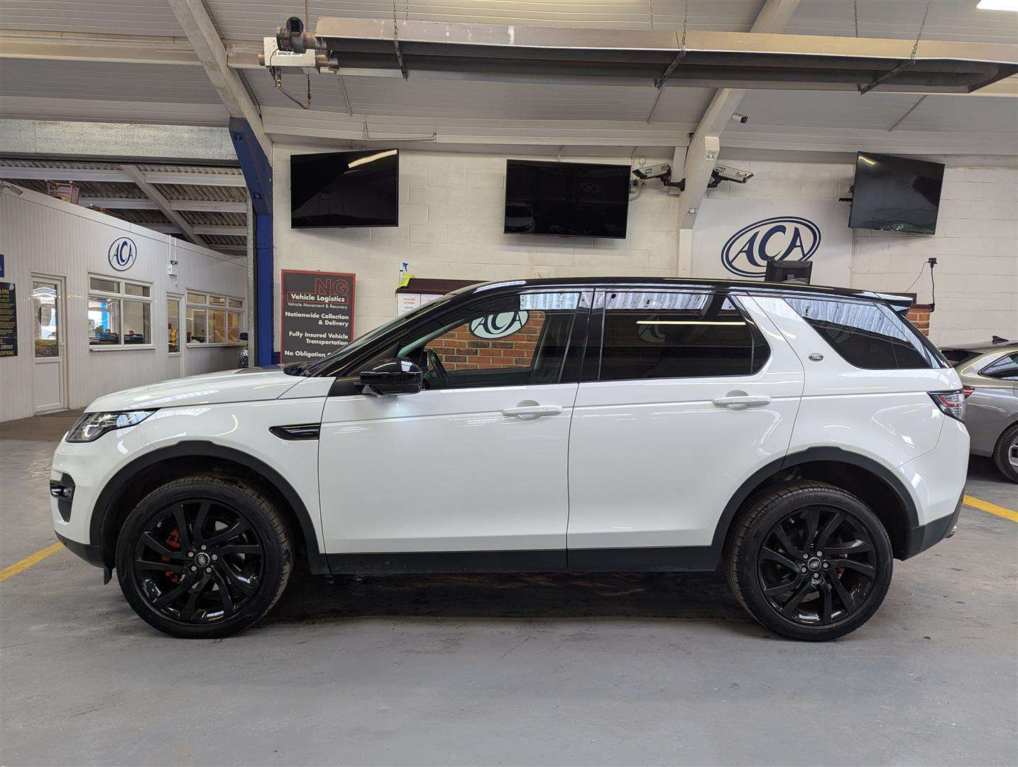 <p>2018 LAND ROVER DISCO-Y SPORT BLACK HSE T</p>