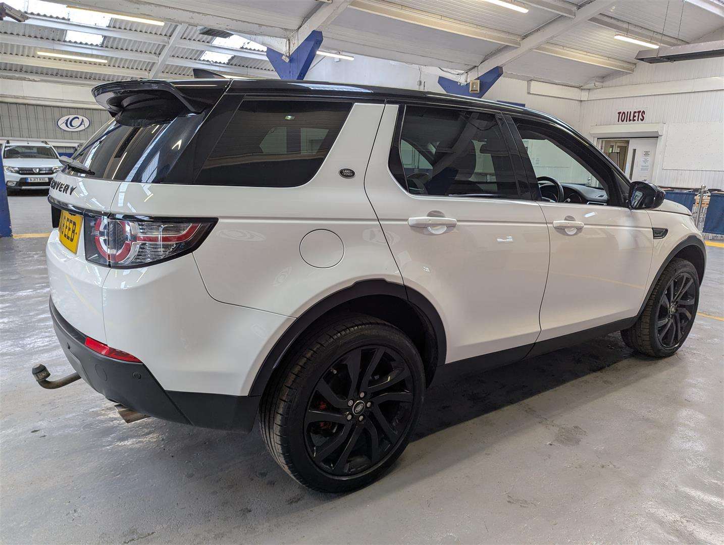 <p>2018 LAND ROVER DISCO-Y SPORT BLACK HSE T</p>