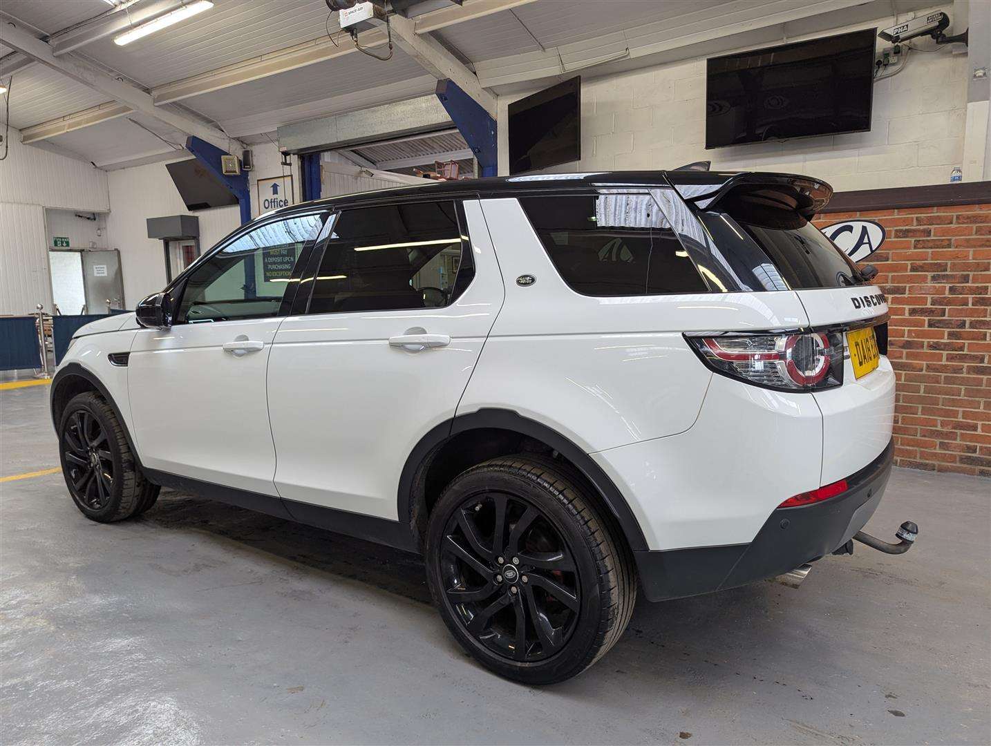 <p>2018 LAND ROVER DISCO-Y SPORT BLACK HSE T</p>