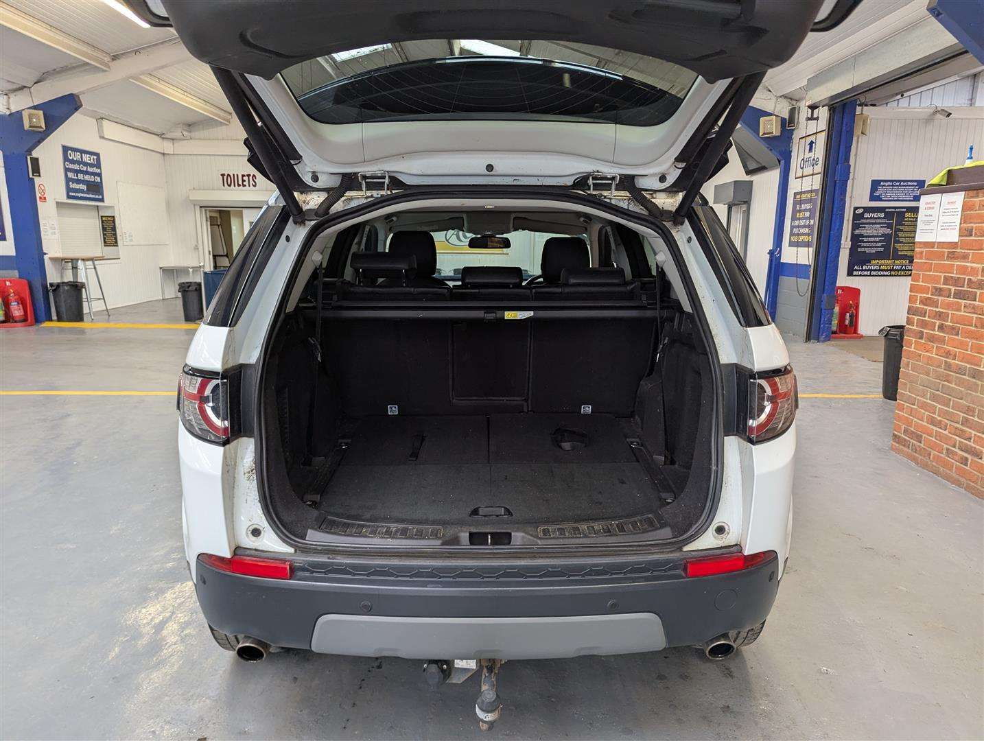 <p>2018 LAND ROVER DISCO-Y SPORT BLACK HSE T</p>