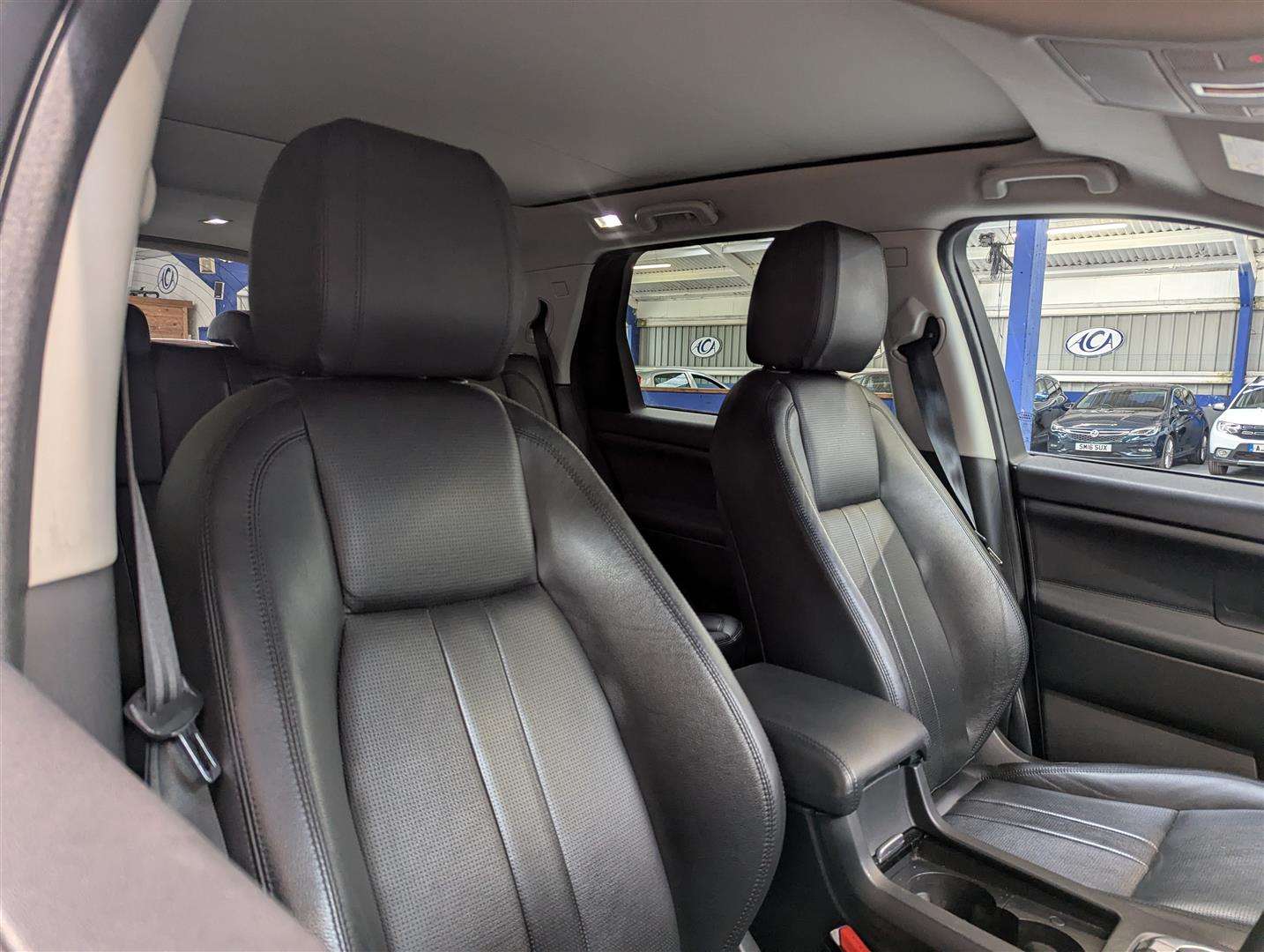<p>2018 LAND ROVER DISCO-Y SPORT BLACK HSE T</p>