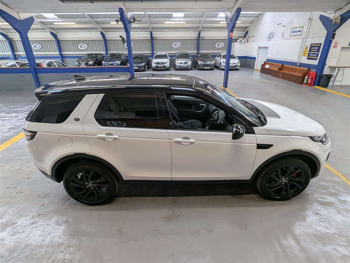 <p>2018 LAND ROVER DISCO-Y SPORT BLACK HSE T</p>