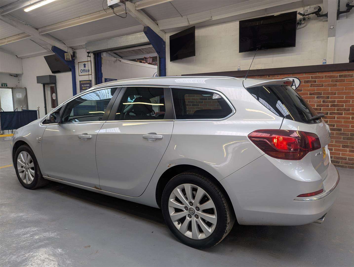 <p>2015 VAUXHALL ASTRA ELITE CDTI S/S</p>