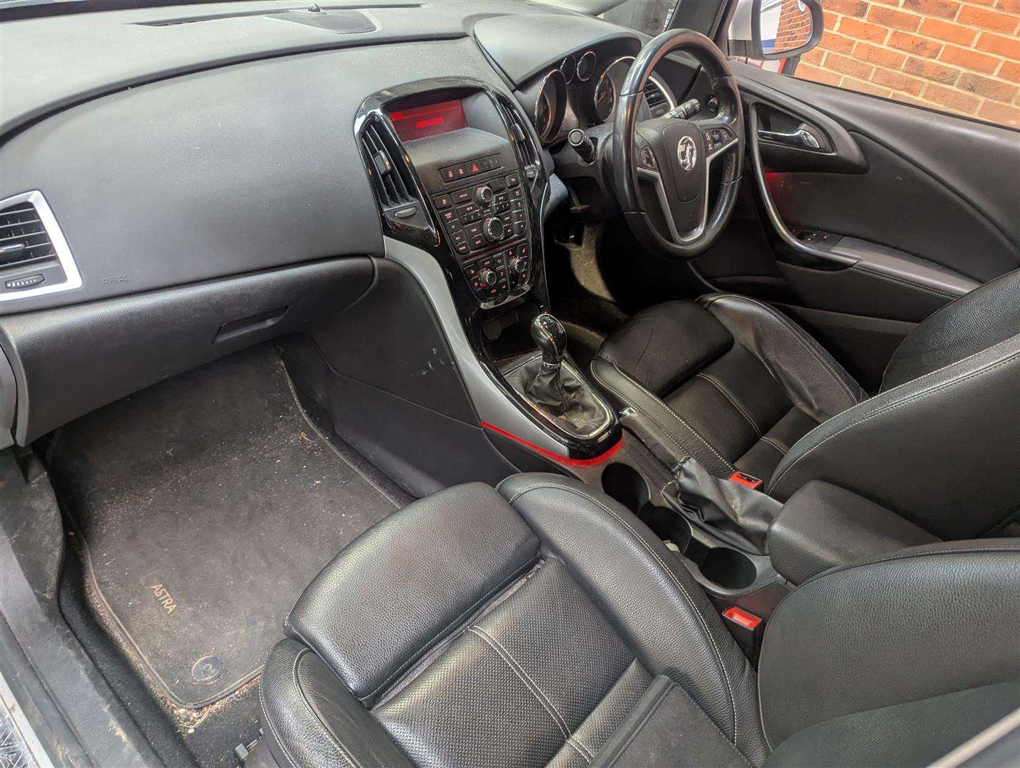 <p>2015 VAUXHALL ASTRA ELITE CDTI S/S</p>