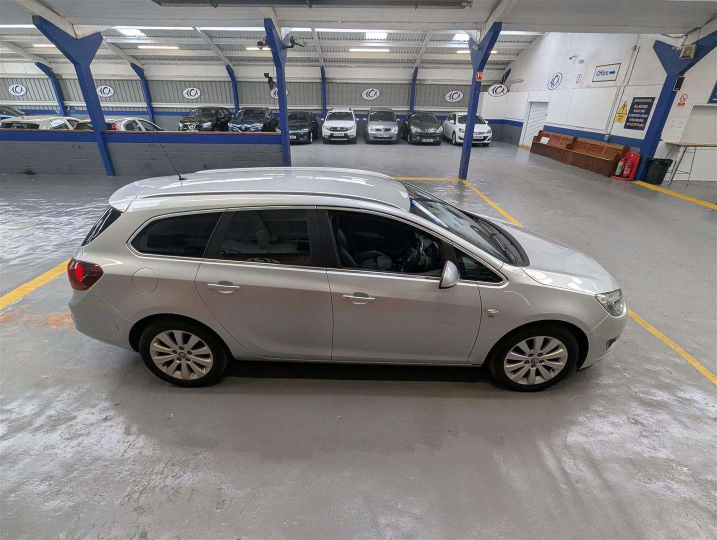 <p>2015 VAUXHALL ASTRA ELITE CDTI S/S</p>