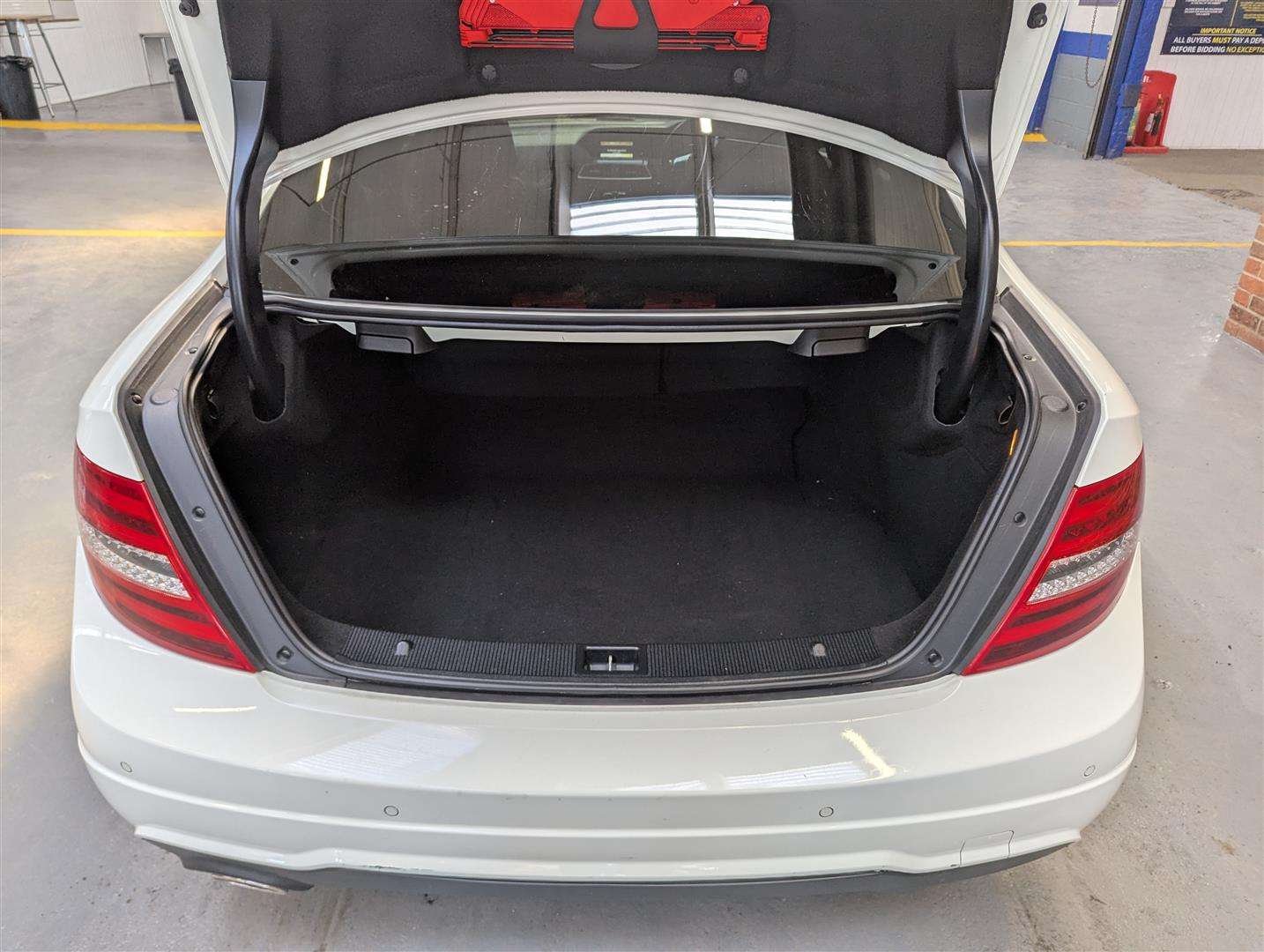 <p>2011 MERCEDES-BENZ C220 AMG SPORT CDI BLUEEF</p>