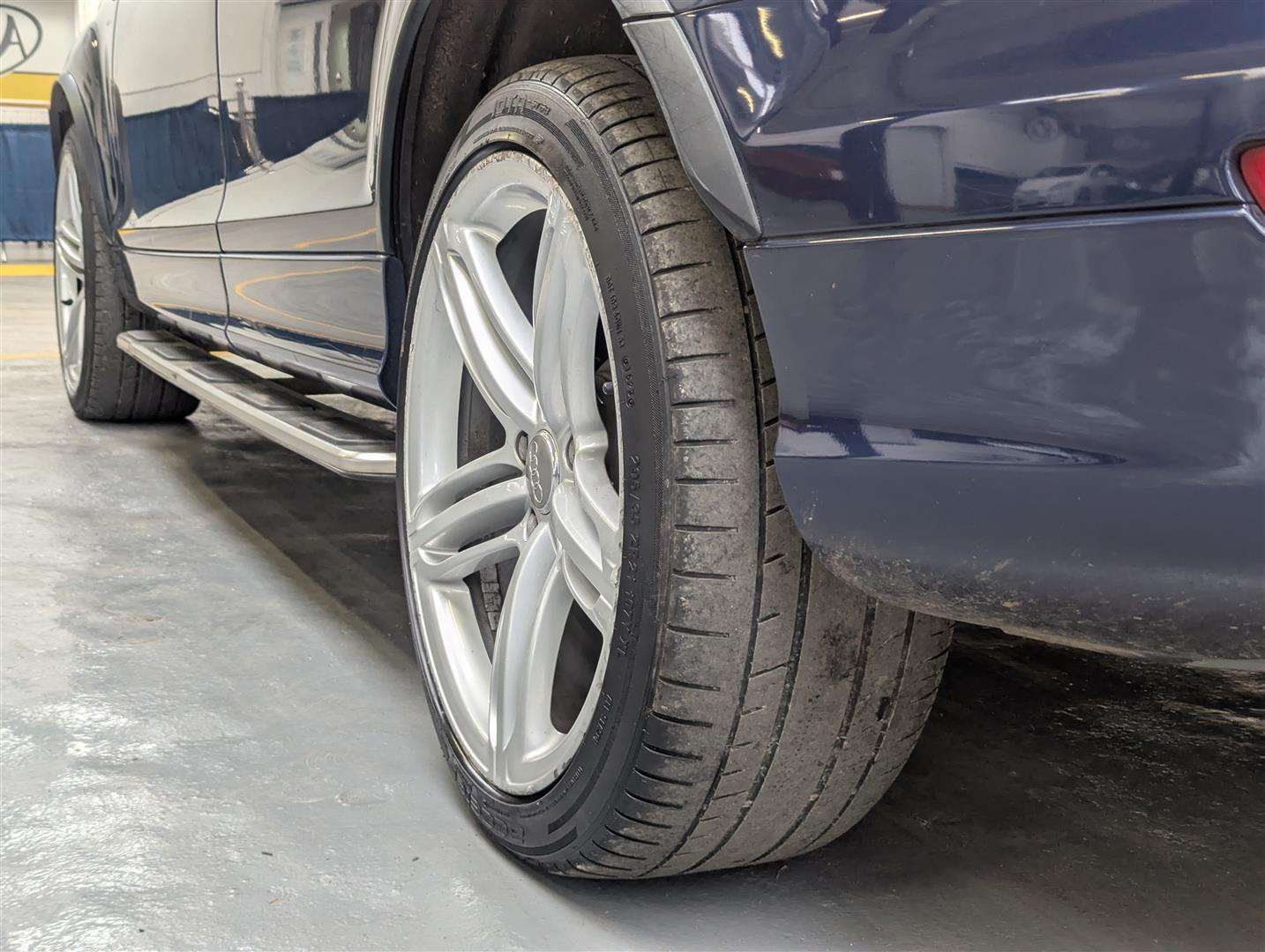 <p>2013 AUDI Q7 S LINE + TDI QUATTRO AUTO</p>