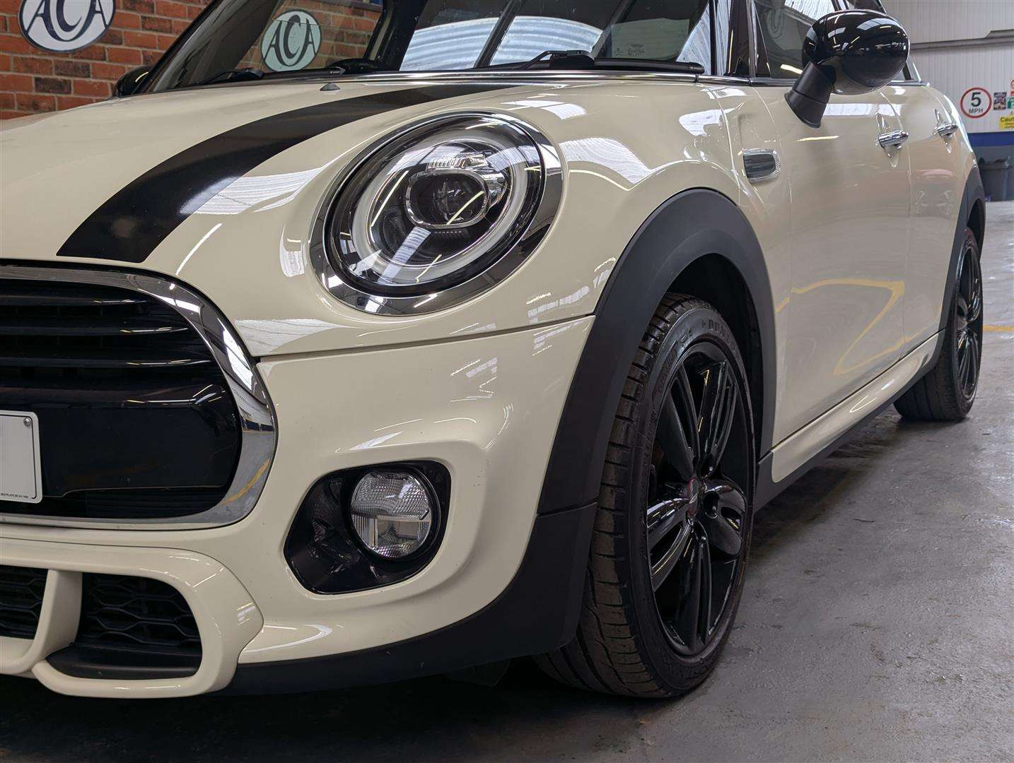 <p>2018 MINI COOPER</p>