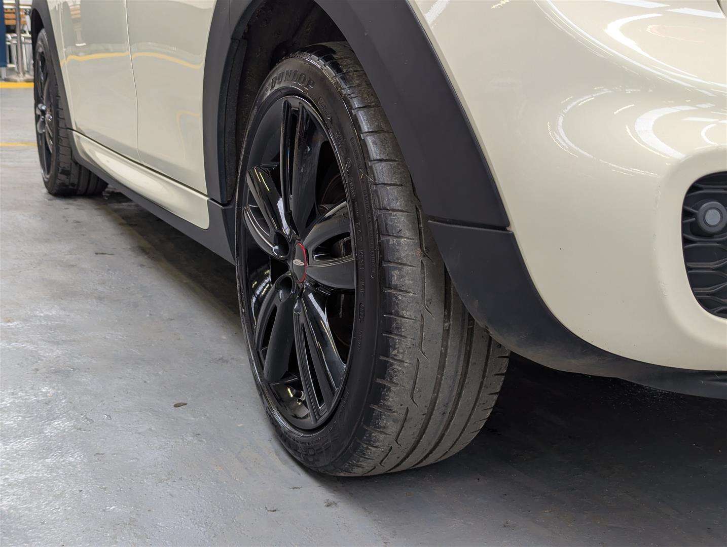 <p>2018 MINI COOPER</p>