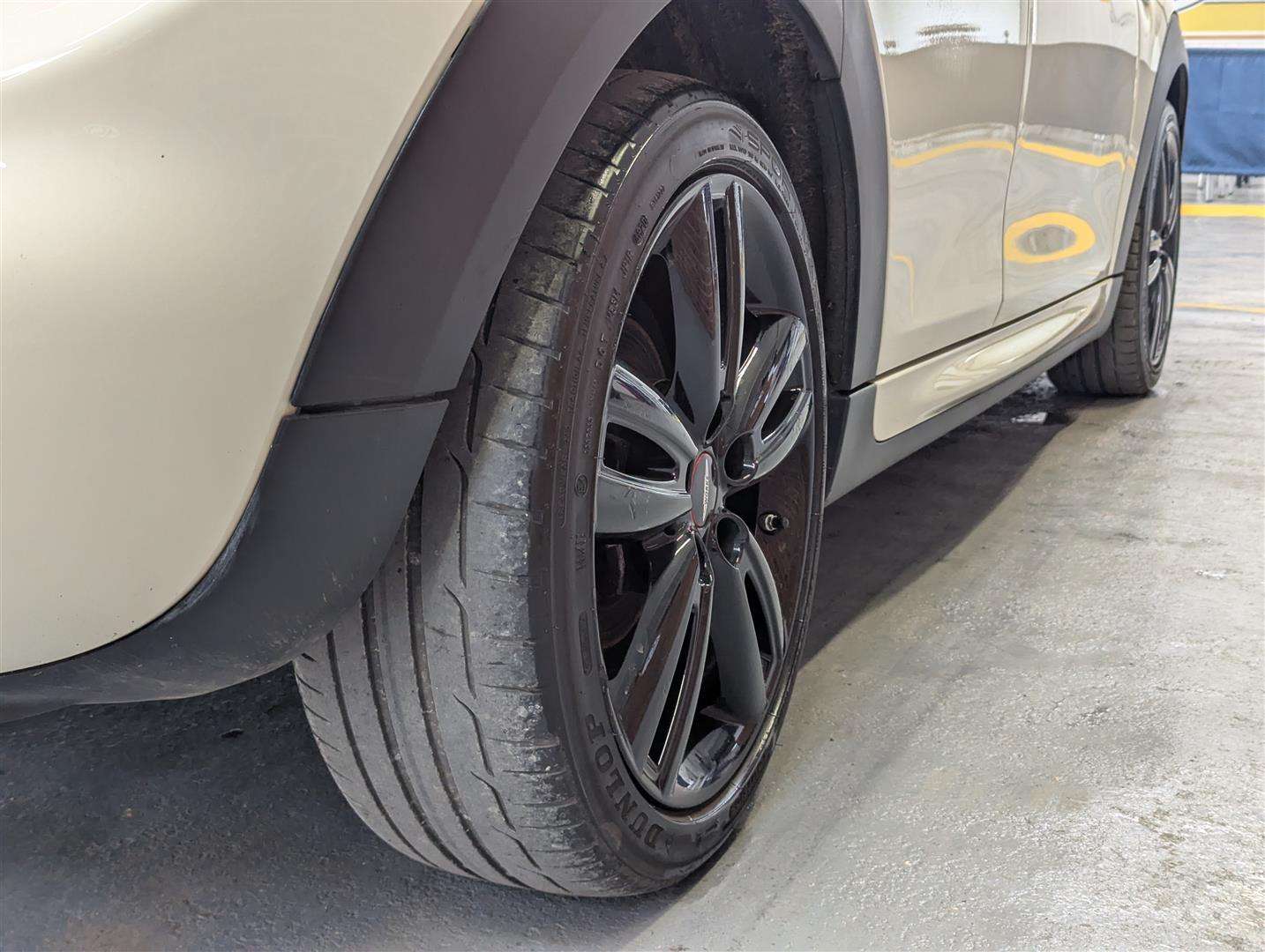 <p>2018 MINI COOPER</p>