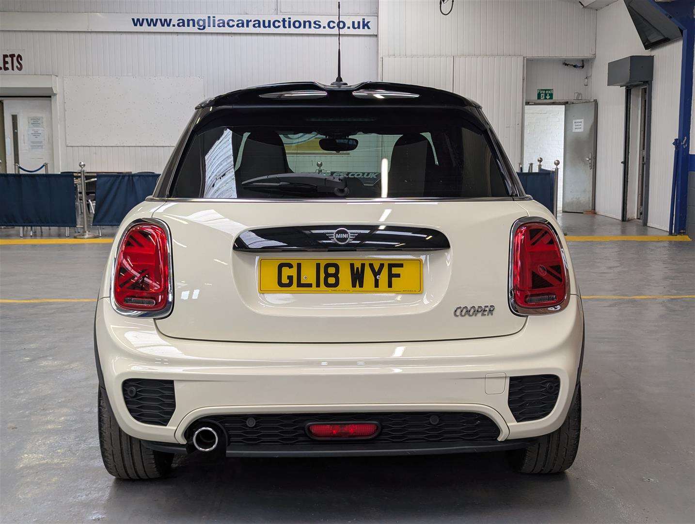 <p>2018 MINI COOPER</p>