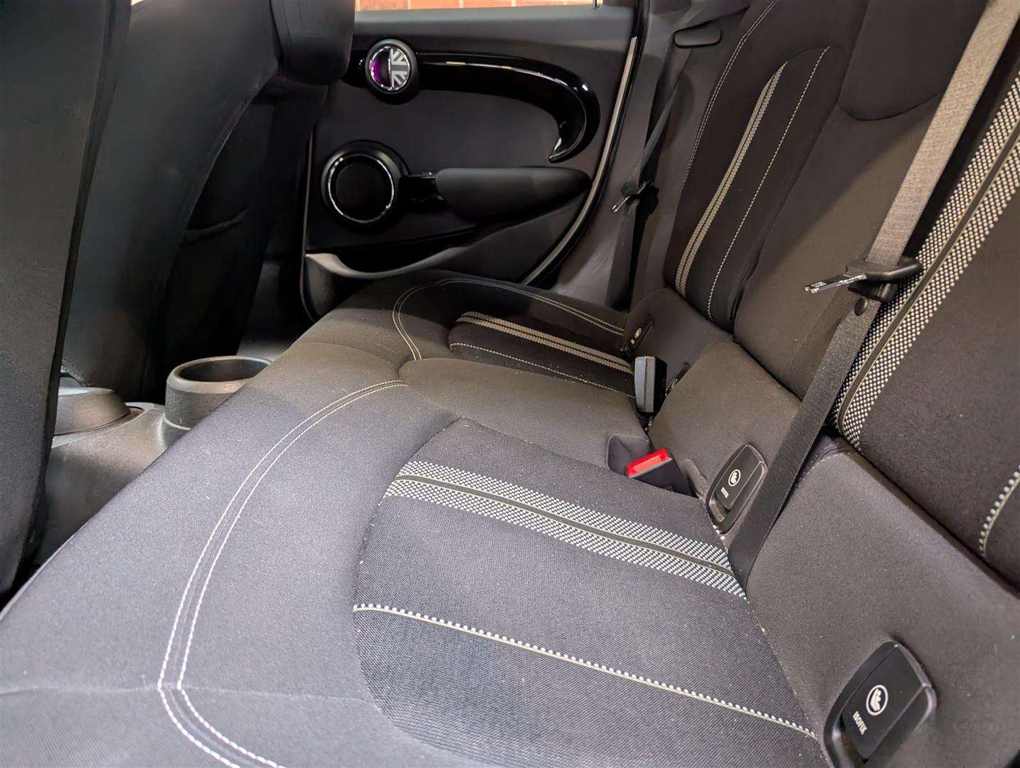 <p>2018 MINI COOPER</p>