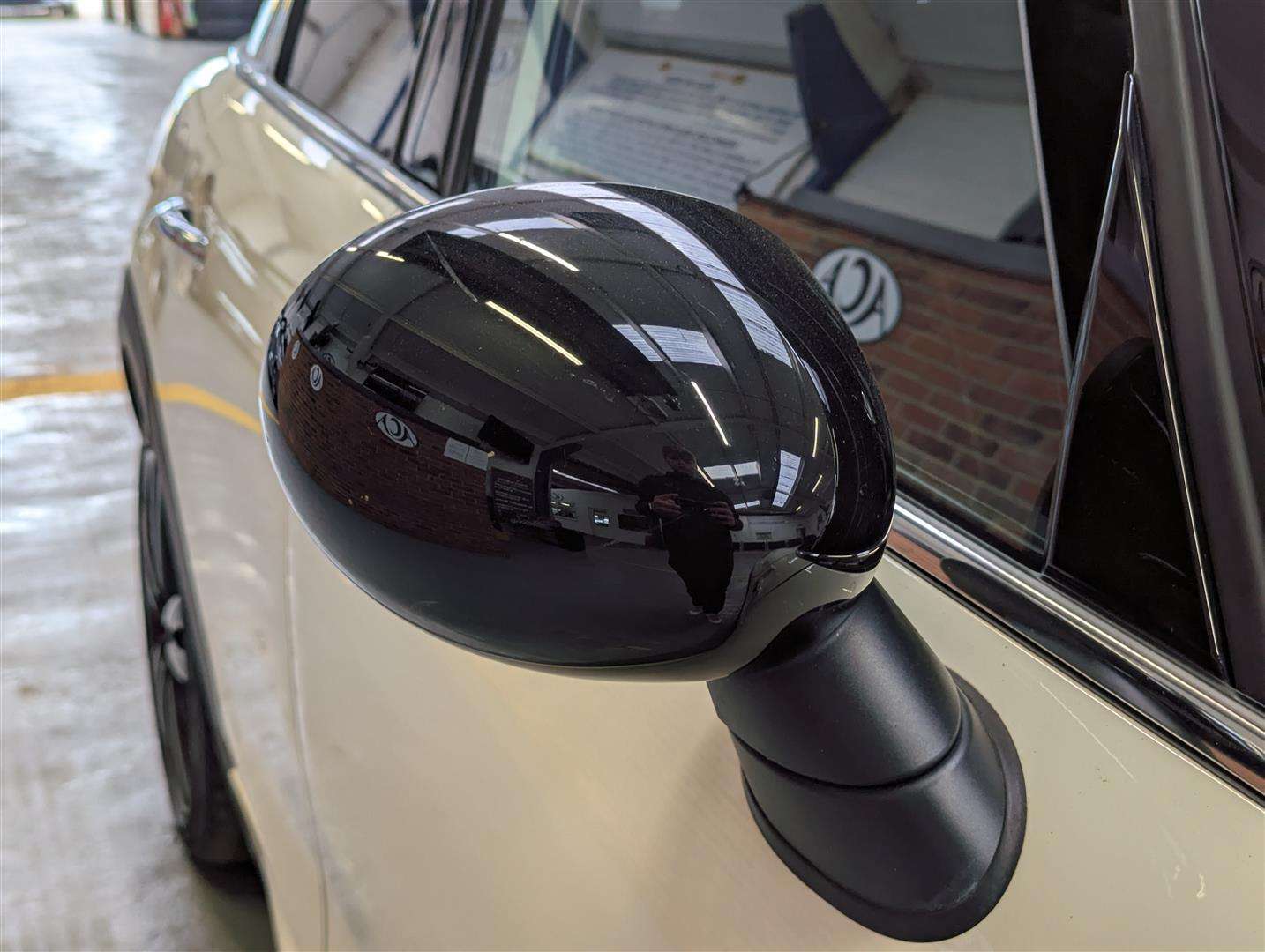 <p>2018 MINI COOPER</p>