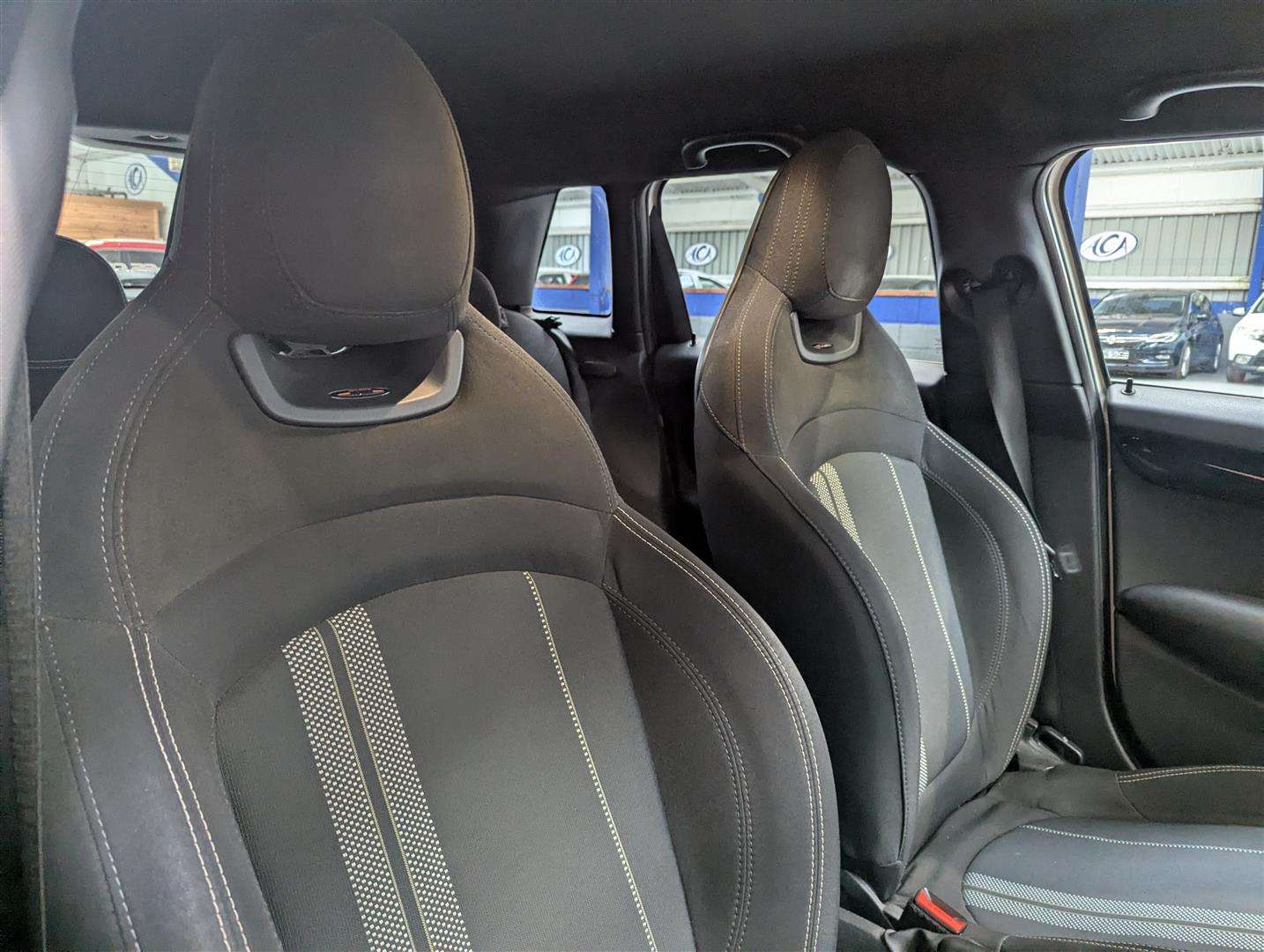 <p>2018 MINI COOPER</p>