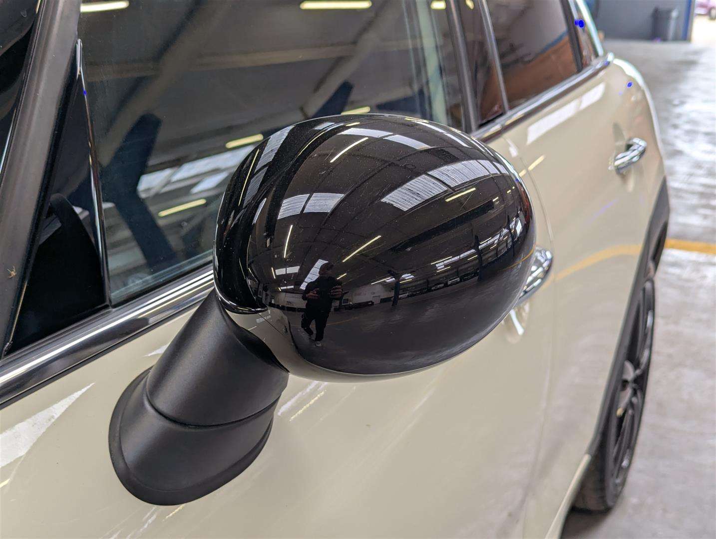 <p>2018 MINI COOPER</p>