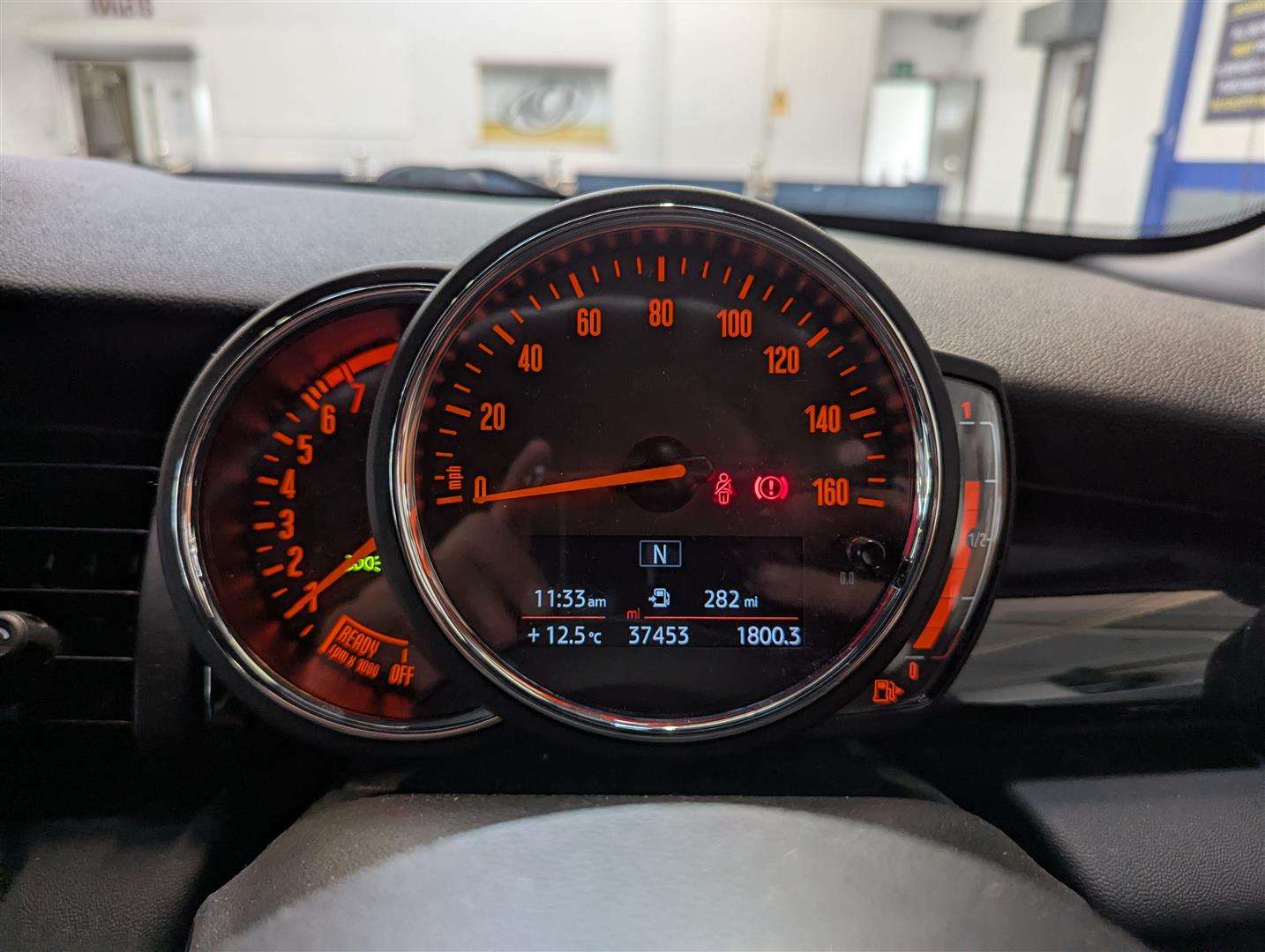 <p>2018 MINI COOPER</p>