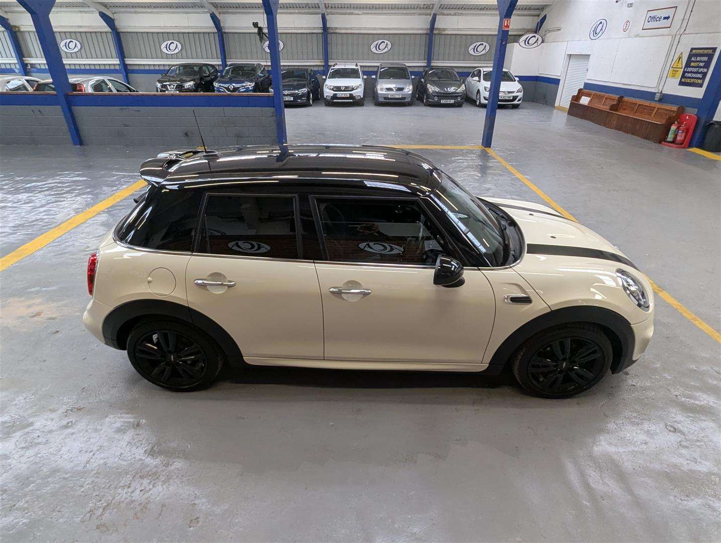 <p>2018 MINI COOPER</p>