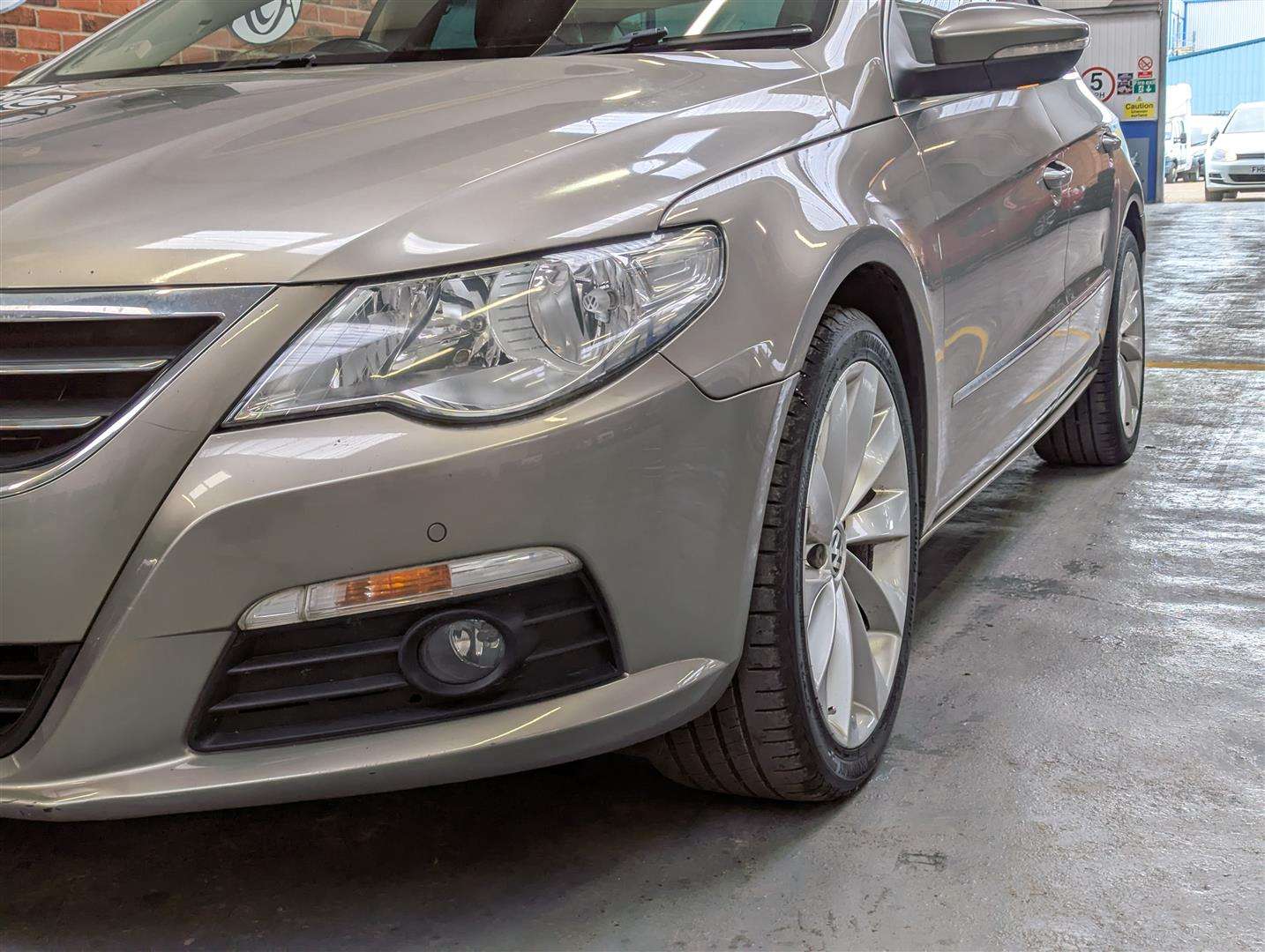 <p>2011 VOLKSWAGEN PASSAT GT CC TDI170 BL TE</p>