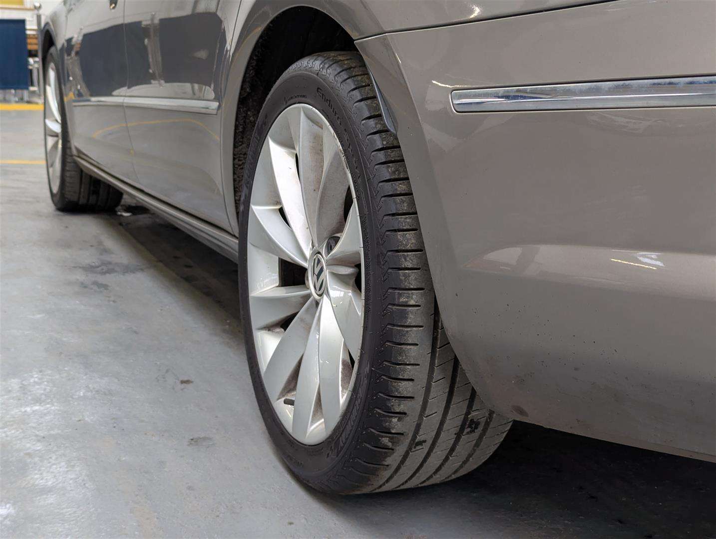 <p>2011 VOLKSWAGEN PASSAT GT CC TDI170 BL TE</p>