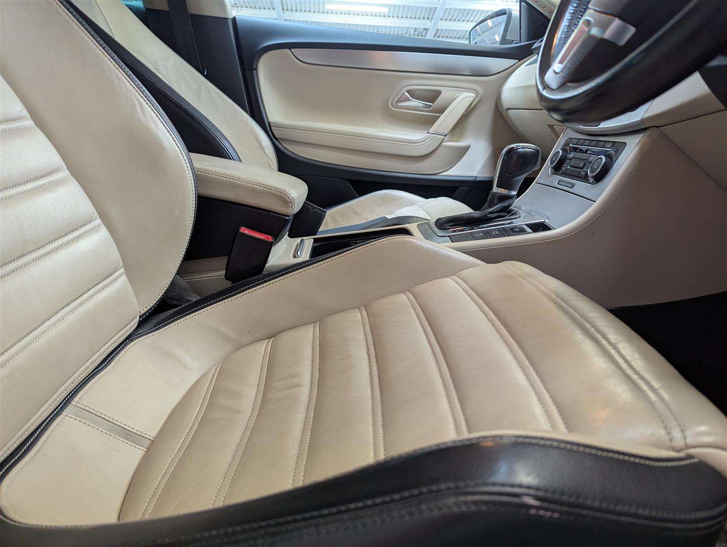 <p>2011 VOLKSWAGEN PASSAT GT CC TDI170 BL TE</p>