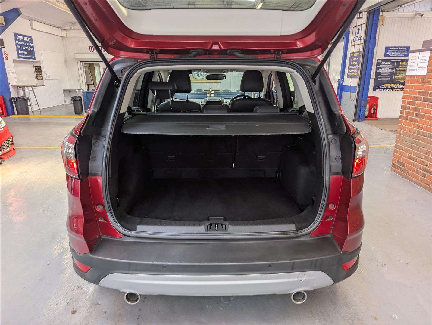 <p>2017 FORD KUGA TITANIUM TDCI</p>
