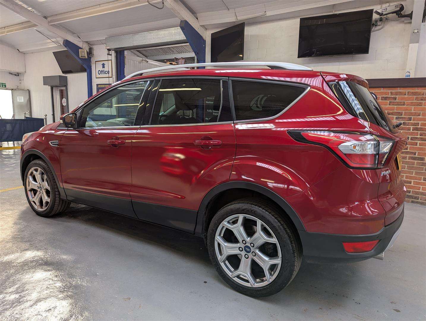 <p>2017 FORD KUGA TITANIUM TDCI</p>