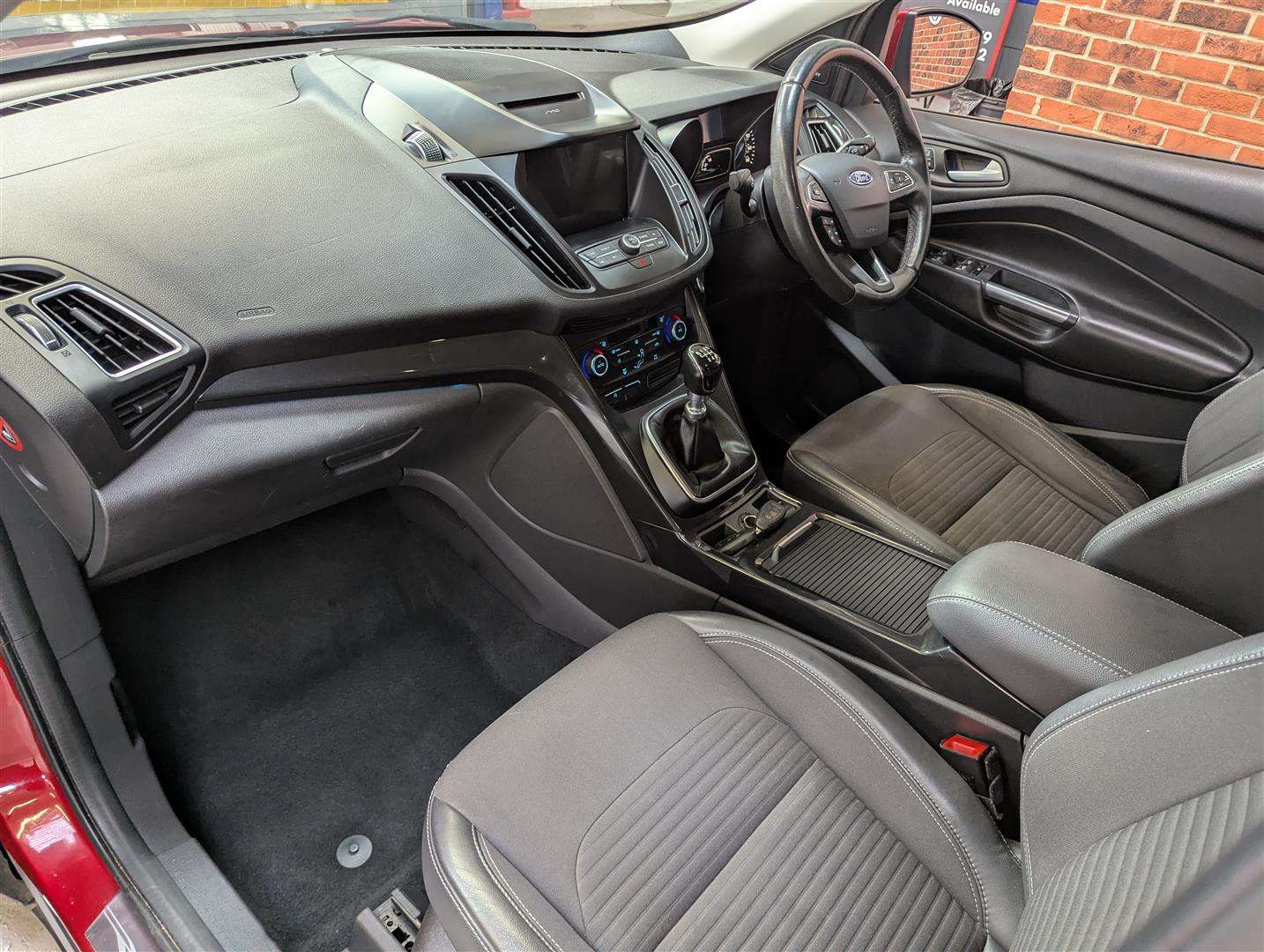 <p>2017 FORD KUGA TITANIUM TDCI</p>