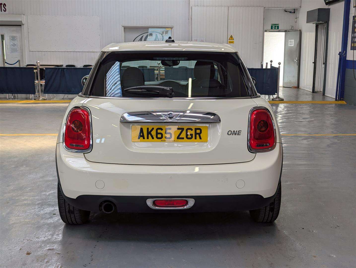 <p>2015 MINI ONE</p>