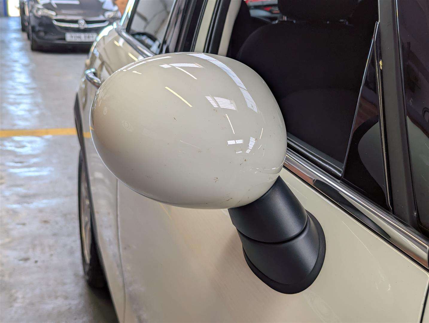 <p>2015 MINI ONE</p>