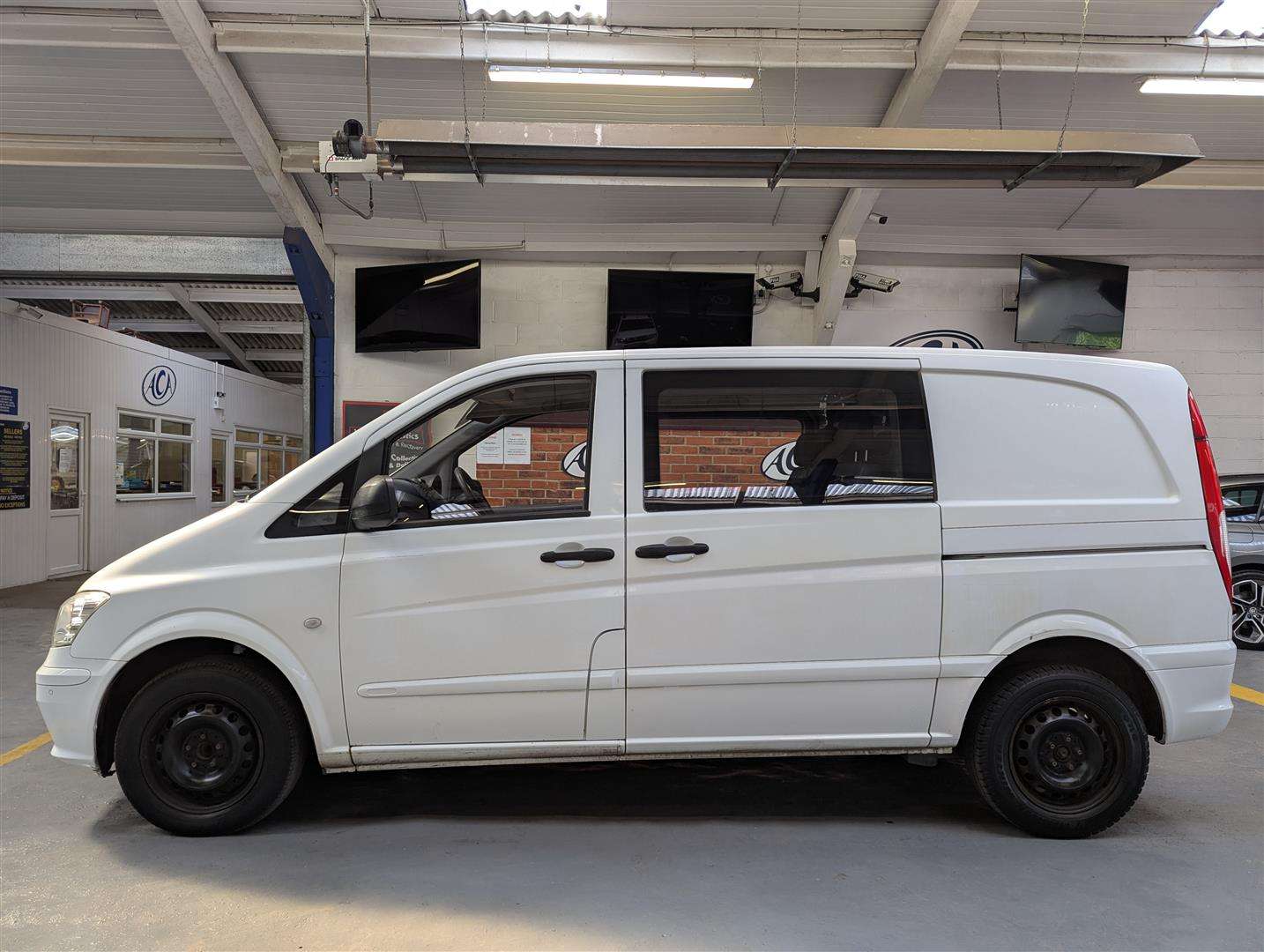 <p>2014 MERCEDES-BENZ VITO 116 CDI DUALINER</p>