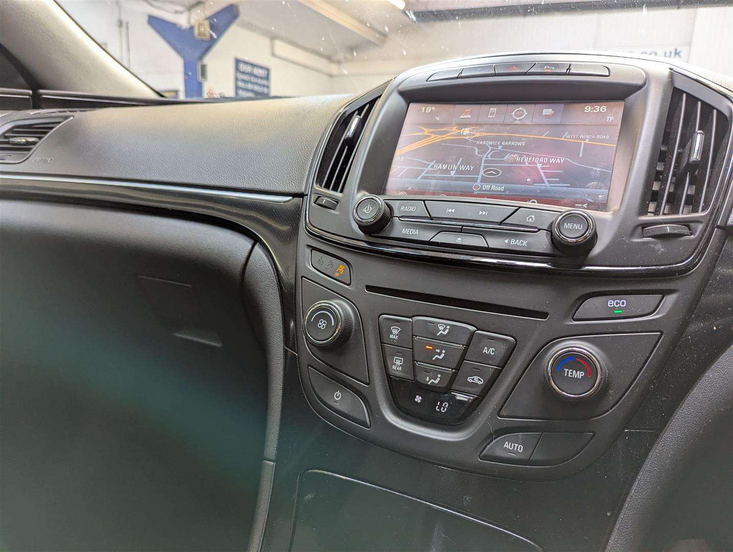 <p>2017 VAUXHALL INSIGNIA SRI NAV CDTI EFL</p>