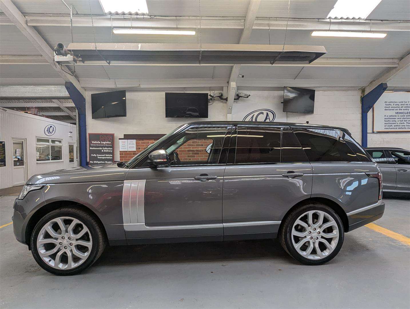 <p>2014 LAND ROVER RANGE ROVER VOGUE TDV6 AUTO</p>