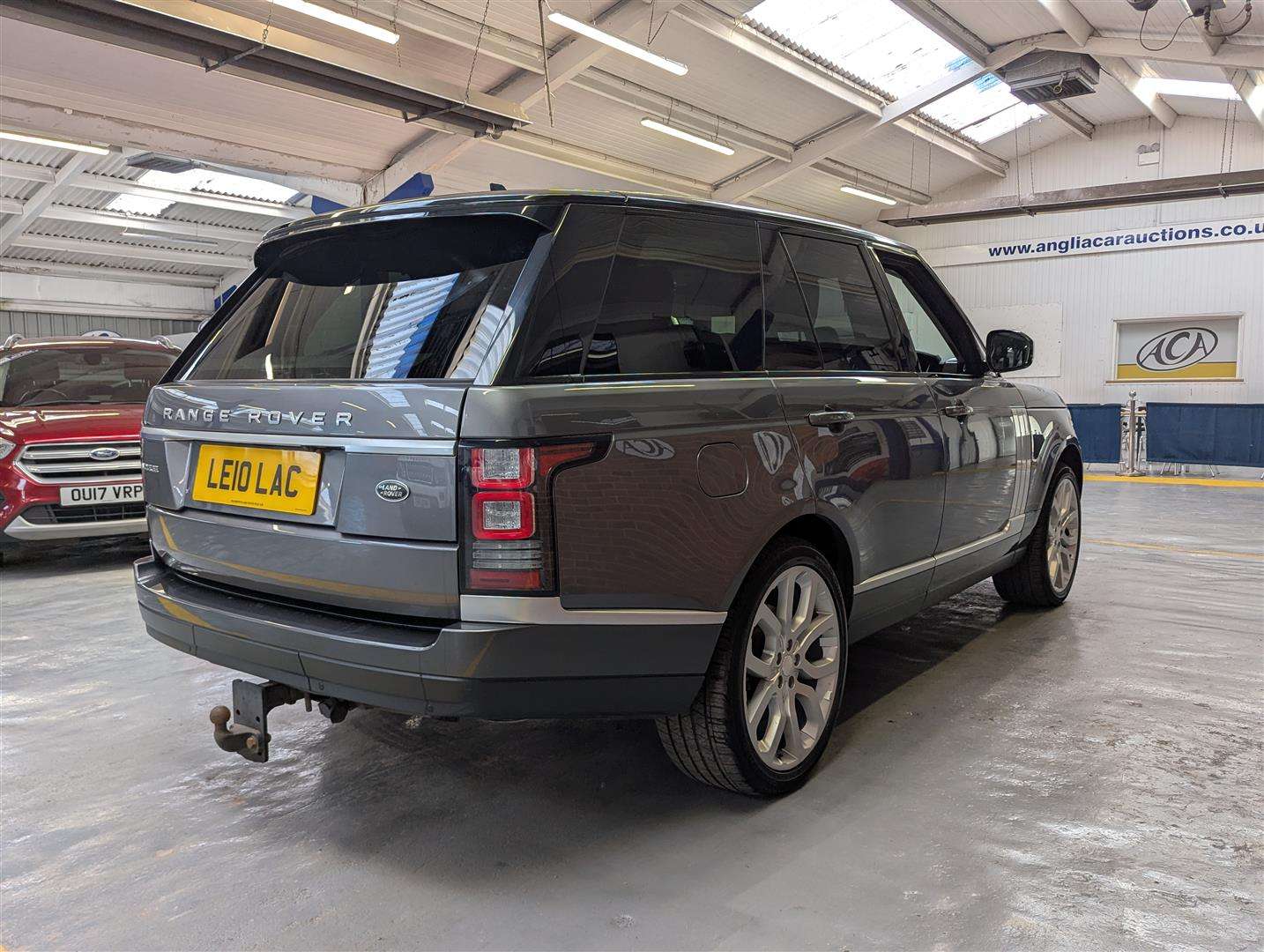 <p>2014 LAND ROVER RANGE ROVER VOGUE TDV6 AUTO</p>