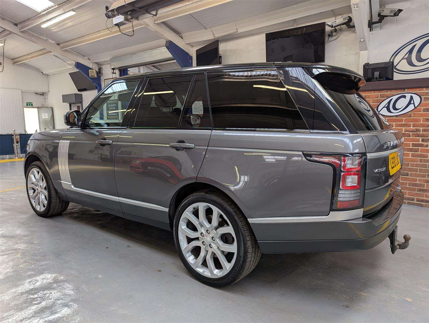<p>2014 LAND ROVER RANGE ROVER VOGUE TDV6 AUTO</p>