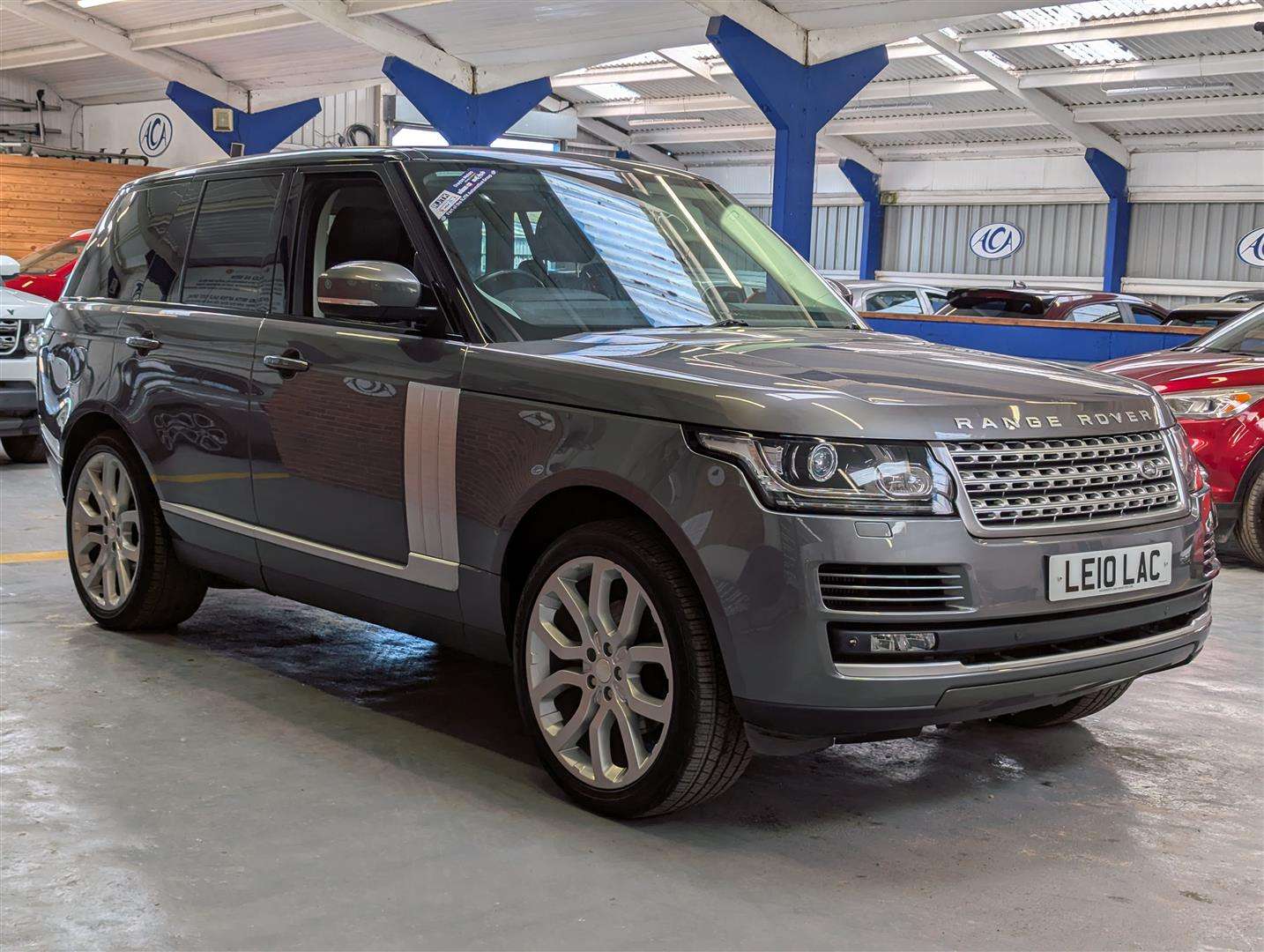 <p>2014 LAND ROVER RANGE ROVER VOGUE TDV6 AUTO</p>