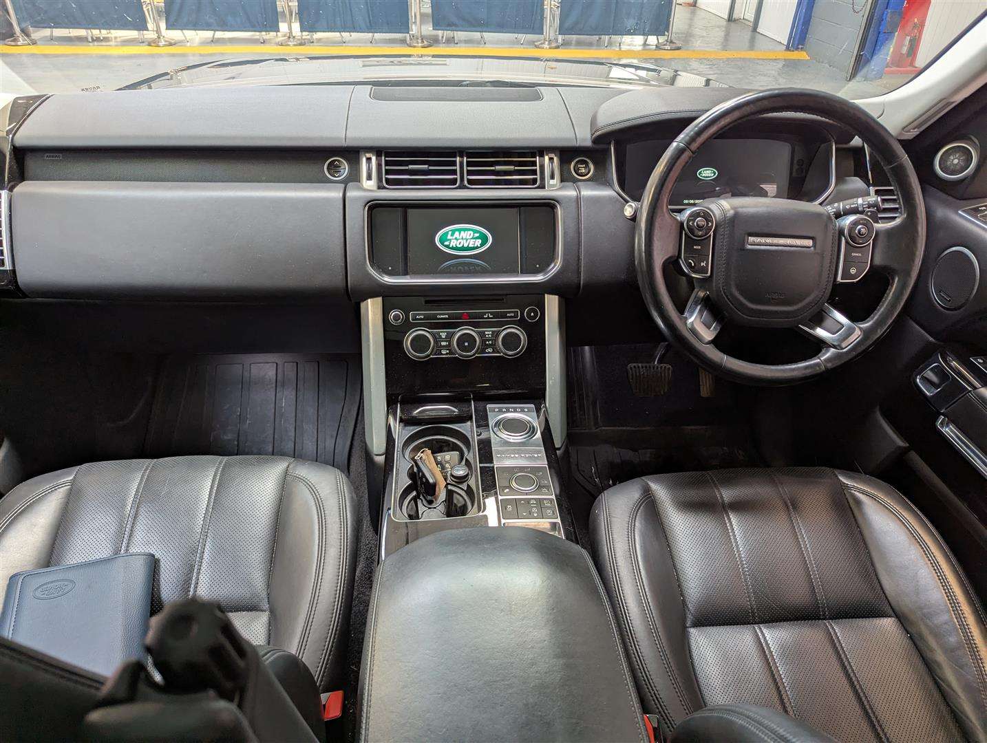 <p>2014 LAND ROVER RANGE ROVER VOGUE TDV6 AUTO</p>