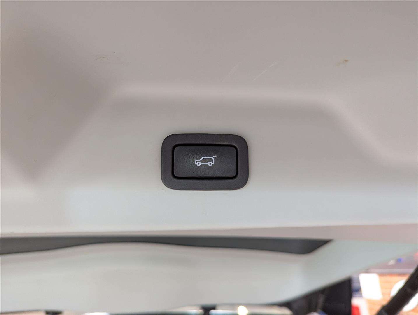 <p>2014 LAND ROVER RANGE ROVER VOGUE TDV6 AUTO</p>