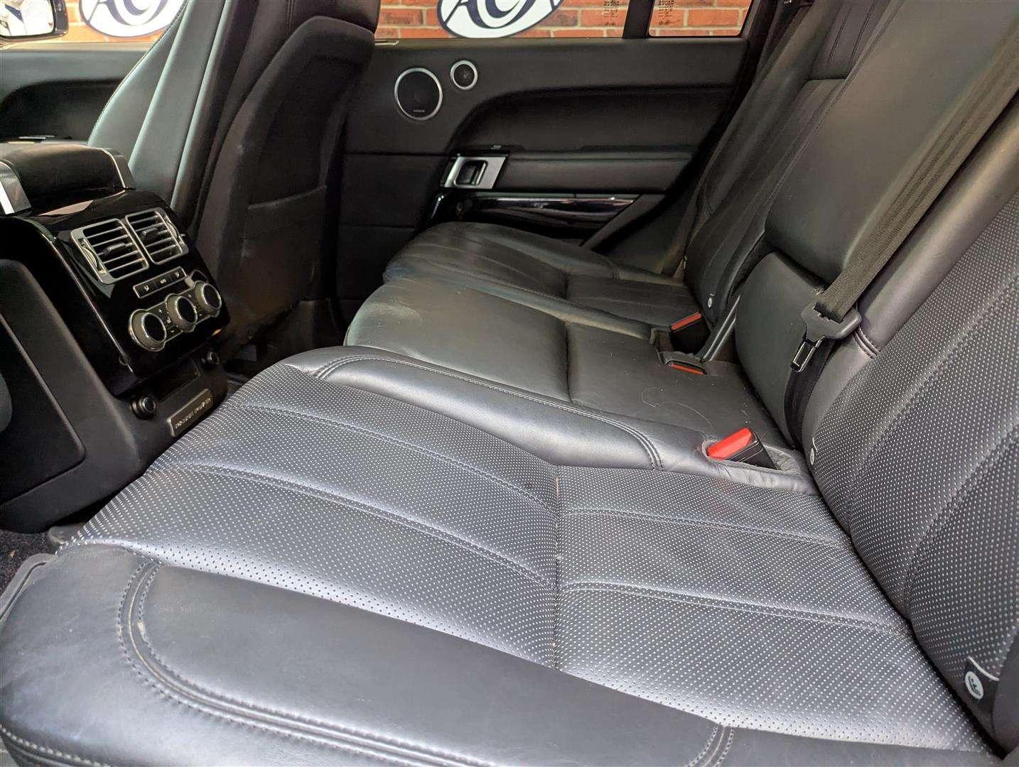 <p>2014 LAND ROVER RANGE ROVER VOGUE TDV6 AUTO</p>