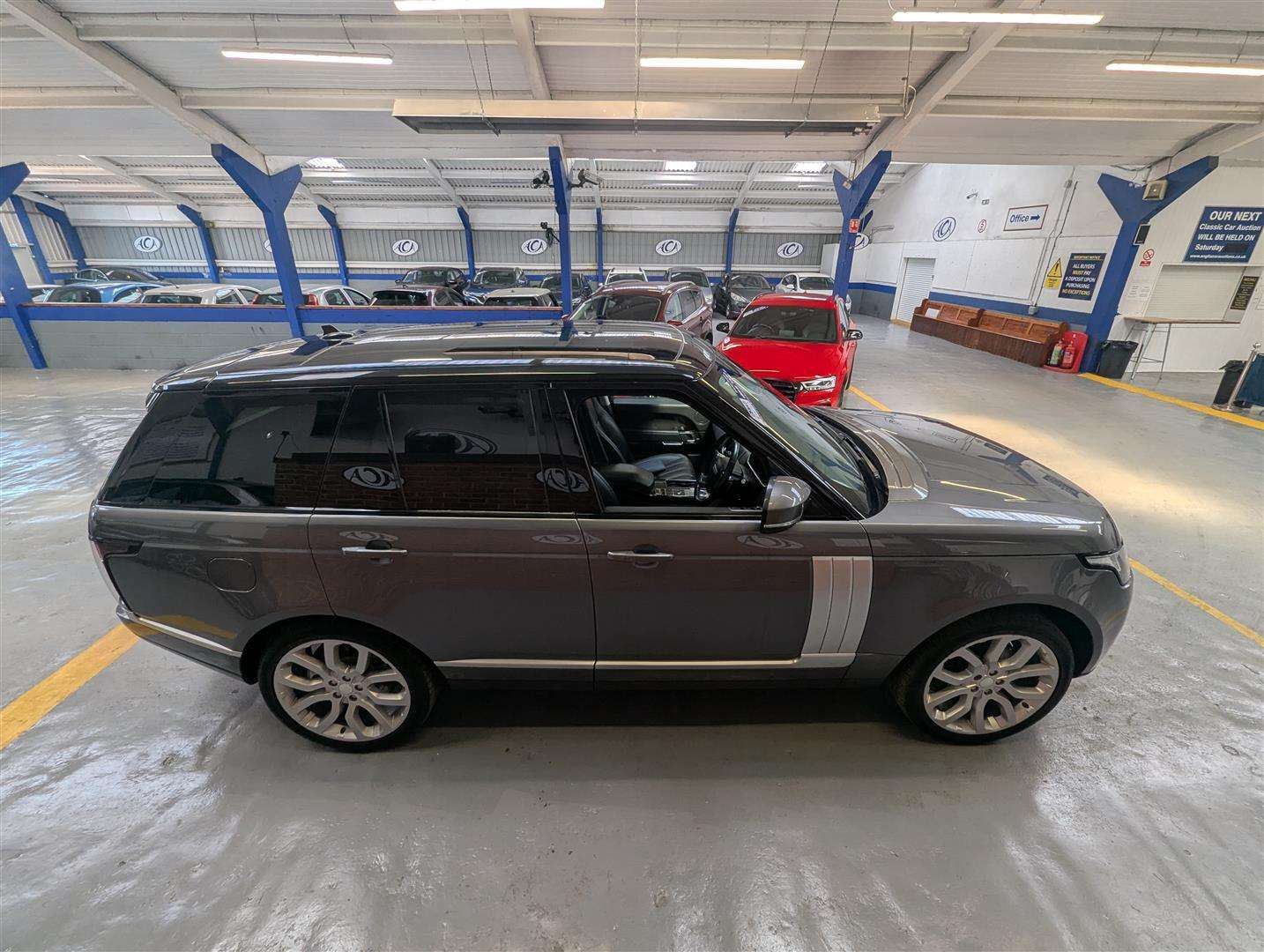<p>2014 LAND ROVER RANGE ROVER VOGUE TDV6 AUTO</p>