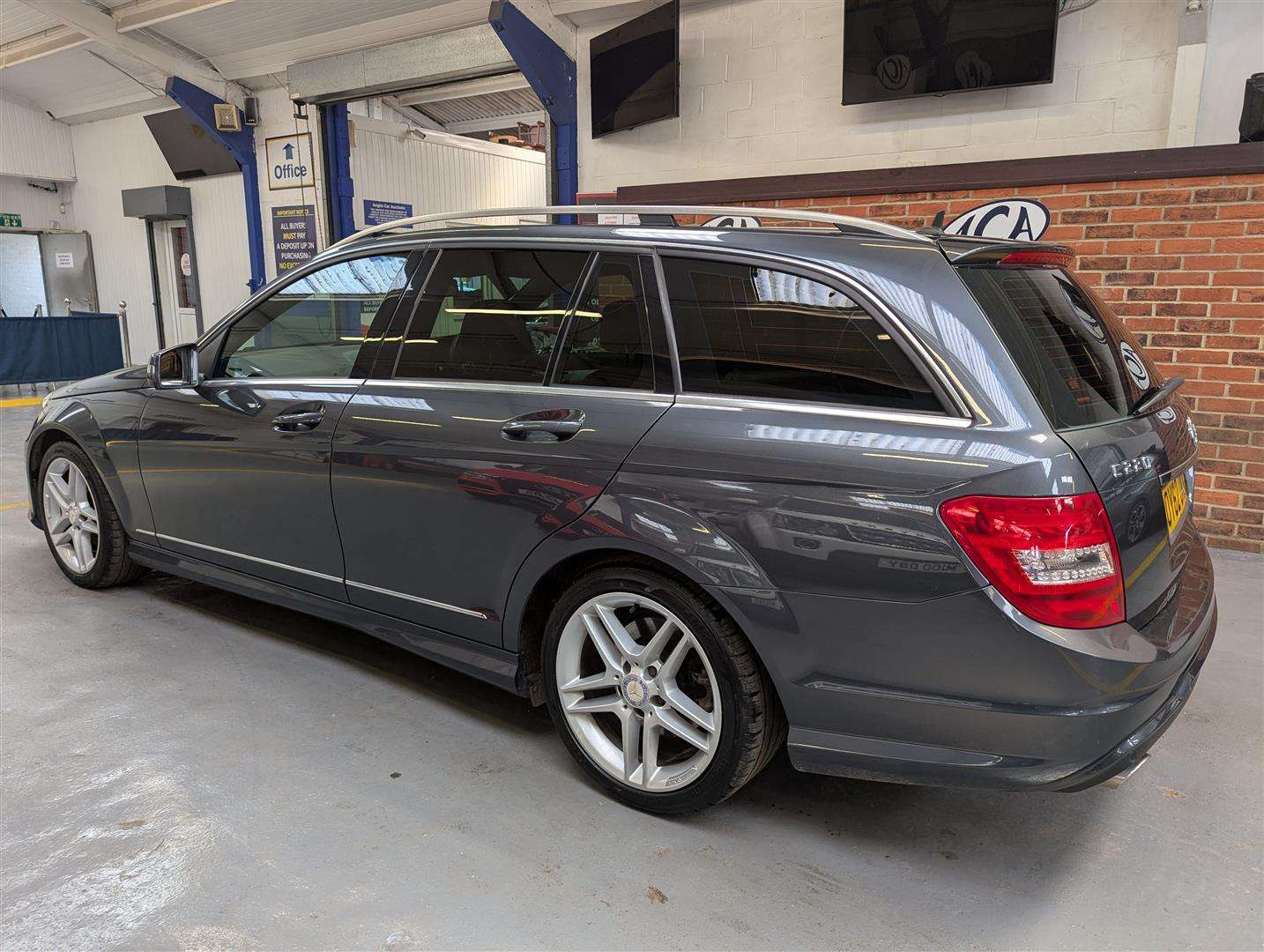 <p>2012 MERCEDES-BENZ C220 AMG SPORT CDI BLUEEF</p>