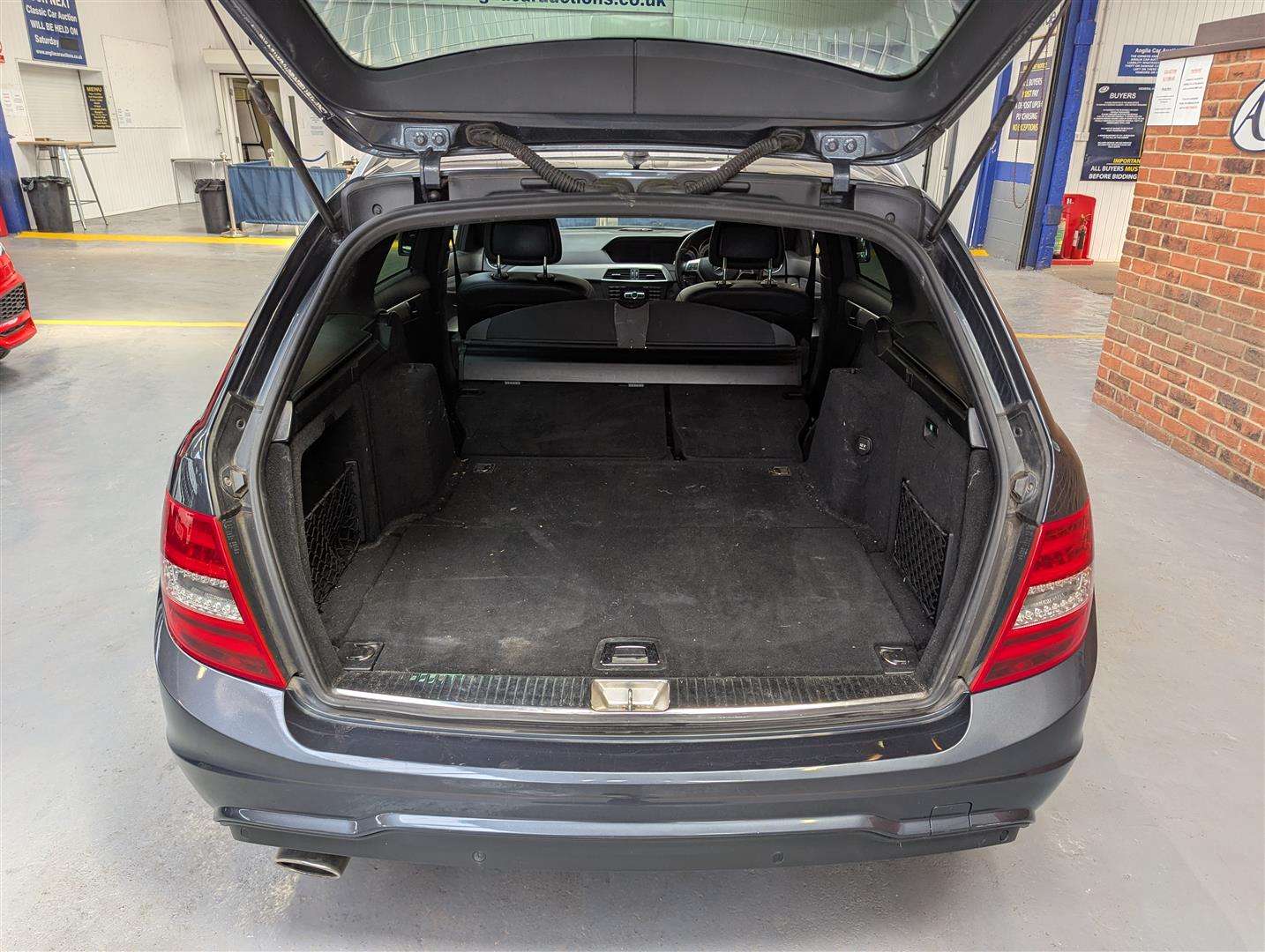 <p>2012 MERCEDES-BENZ C220 AMG SPORT CDI BLUEEF</p>