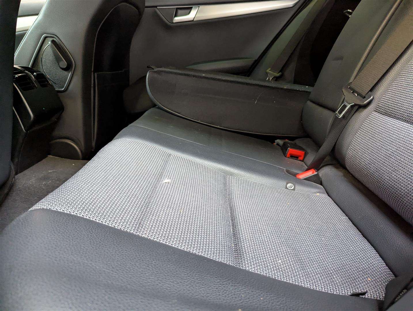<p>2012 MERCEDES-BENZ C220 AMG SPORT CDI BLUEEF</p>