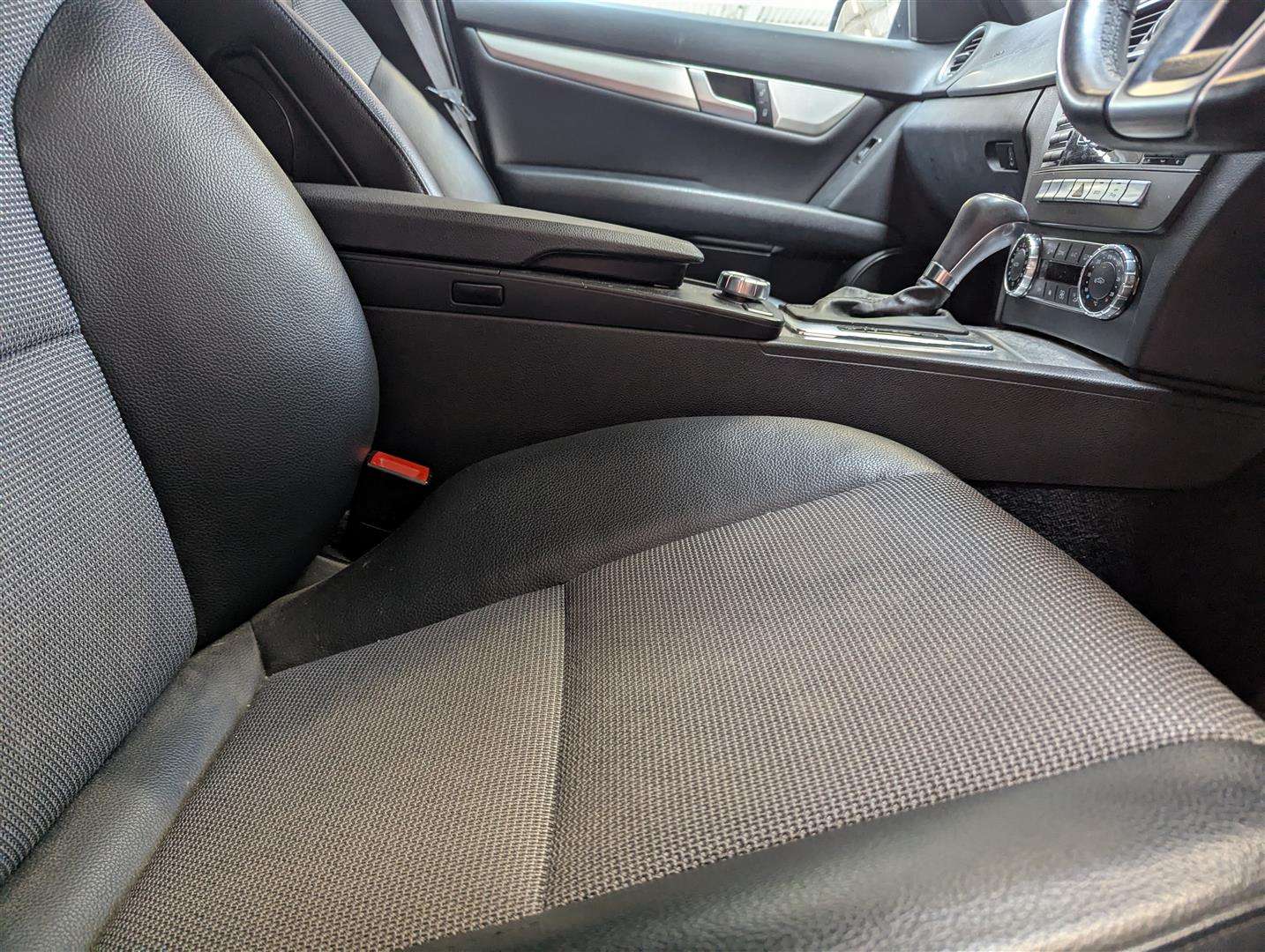 <p>2012 MERCEDES-BENZ C220 AMG SPORT CDI BLUEEF</p>