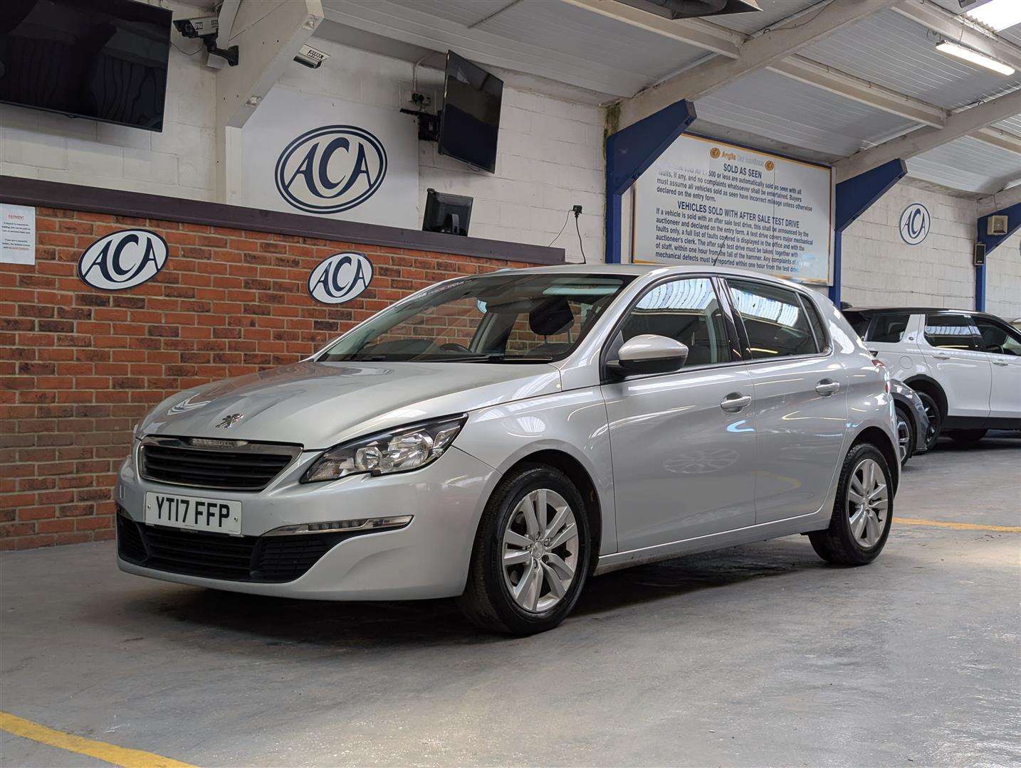 <p>2017 PEUGEOT 308 ACTIVE BLUE HDI S/S</p>