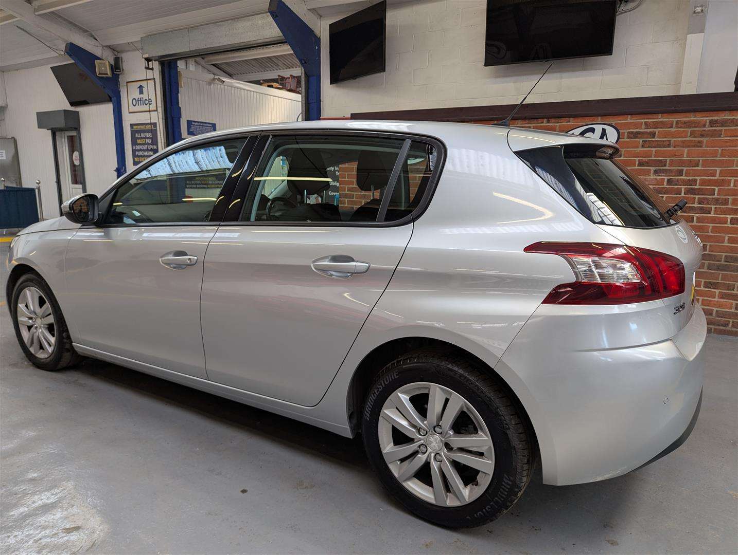 <p>2017 PEUGEOT 308 ACTIVE BLUE HDI S/S</p>
