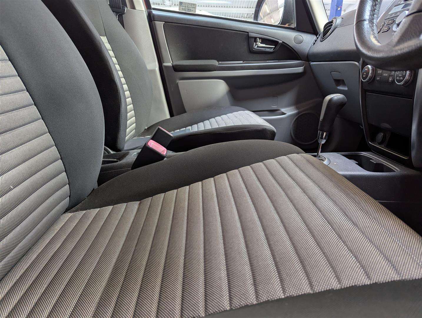 <p>2013 SUZUKI SX4 SZ4 AUTO</p>
