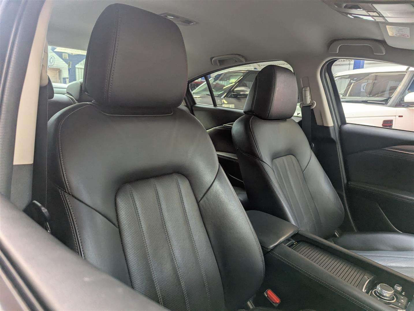 <p>2018 MAZDA 6 SPORT NAV +</p>