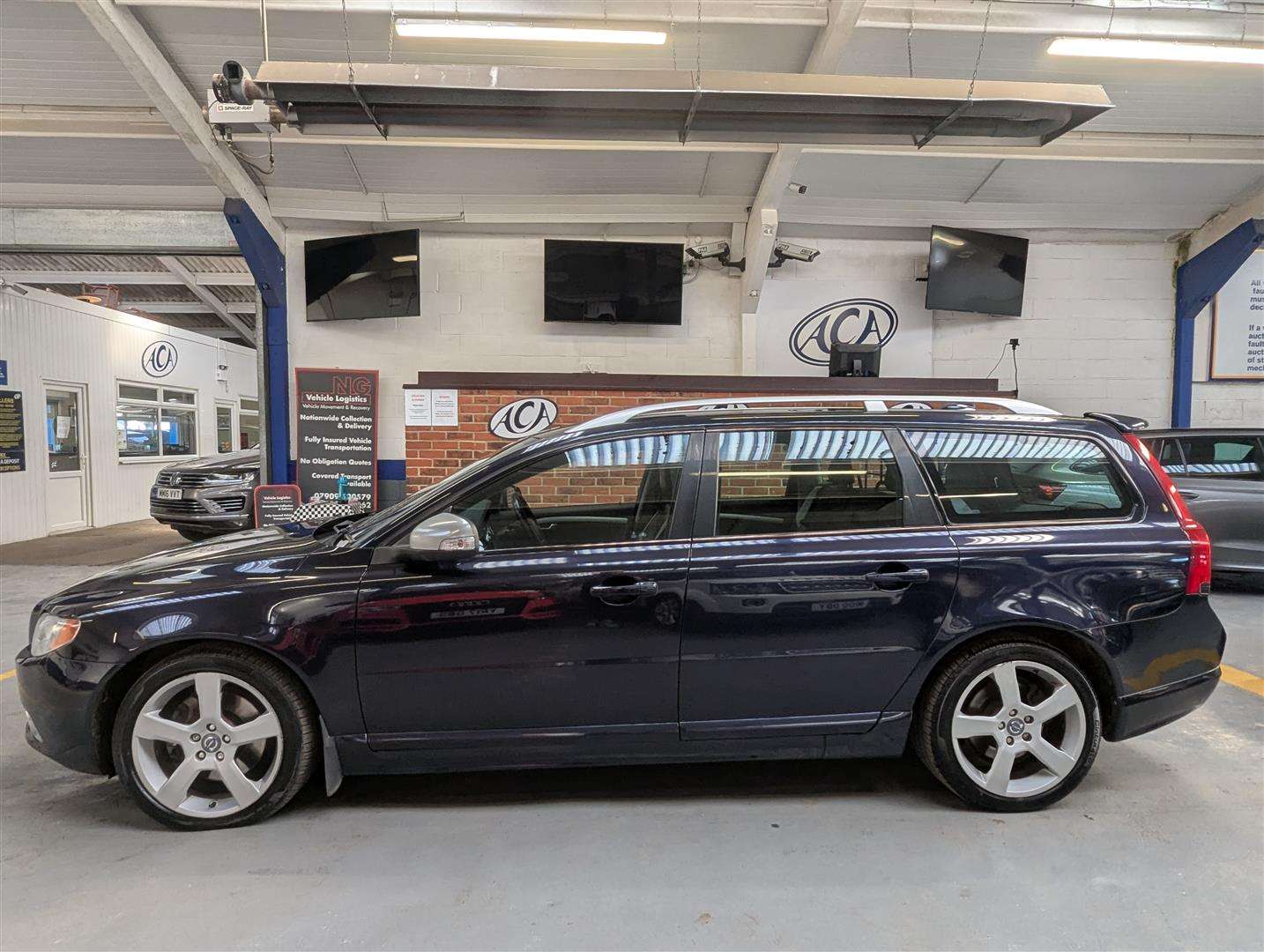 <p>2011 VOLVO V70 R-DESIGN SE D5 AUTO</p>