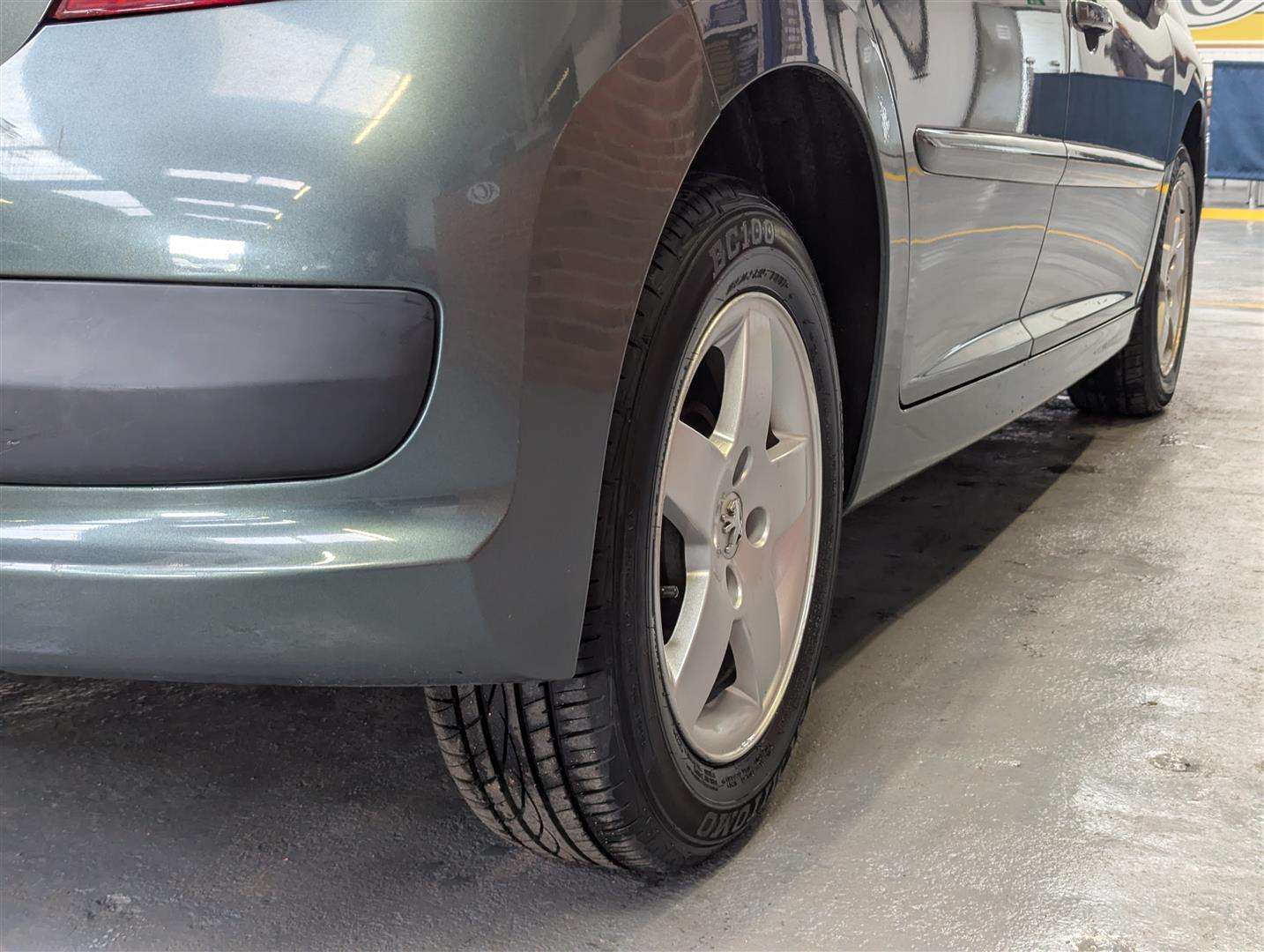 <p>2008 PEUGEOT 207 SE</p>